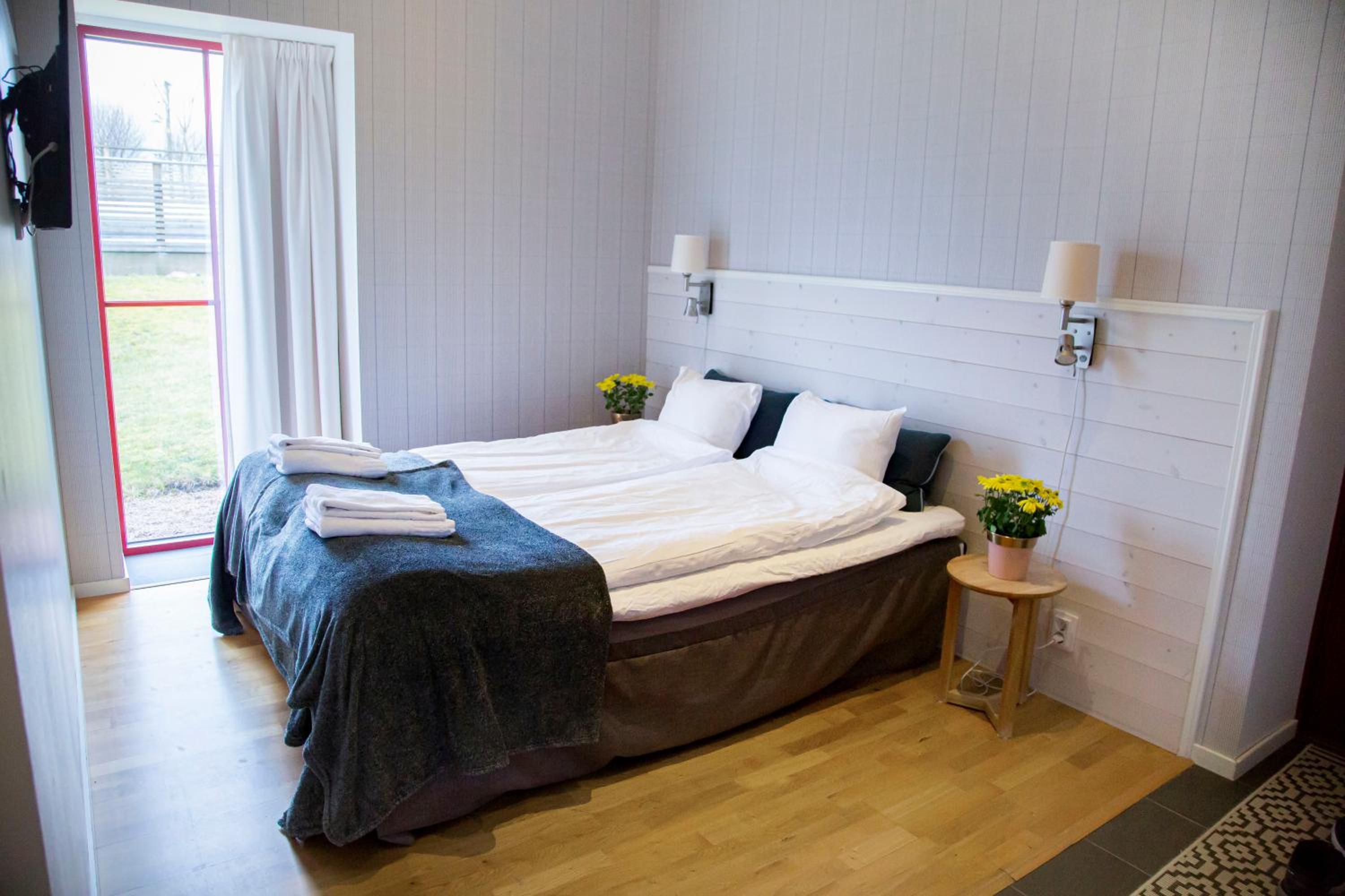 Suite - Photo 11