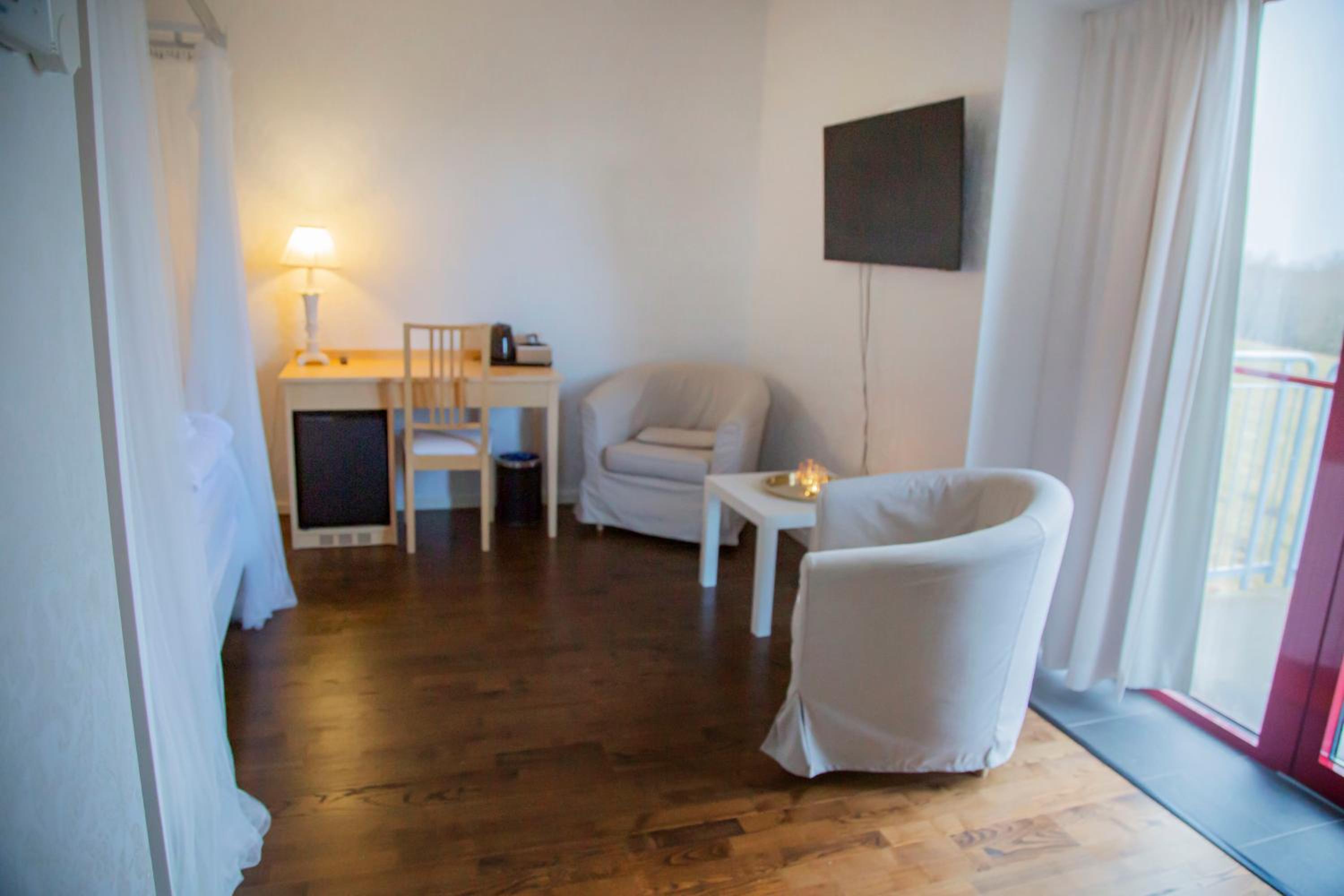 Mini Suite - Photo 8
