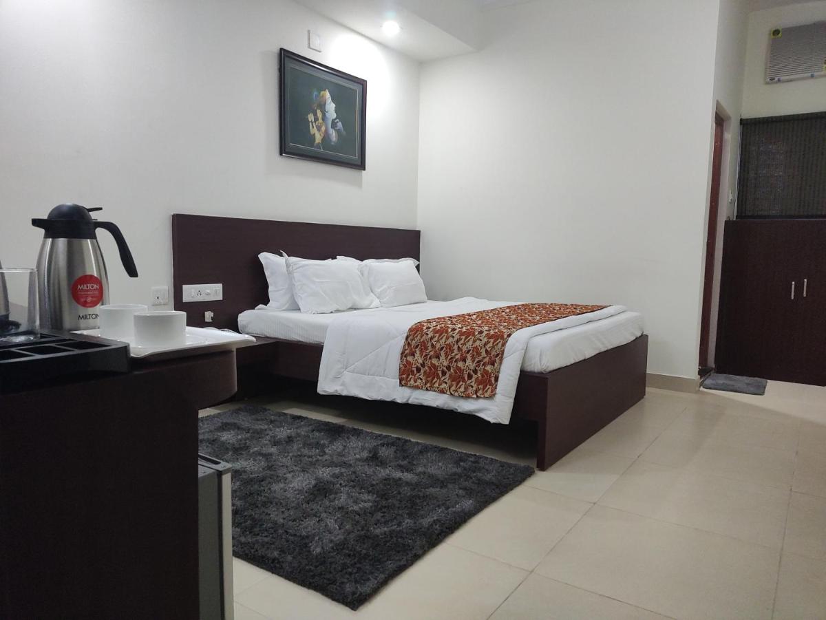 Deluxe King Room photo 1