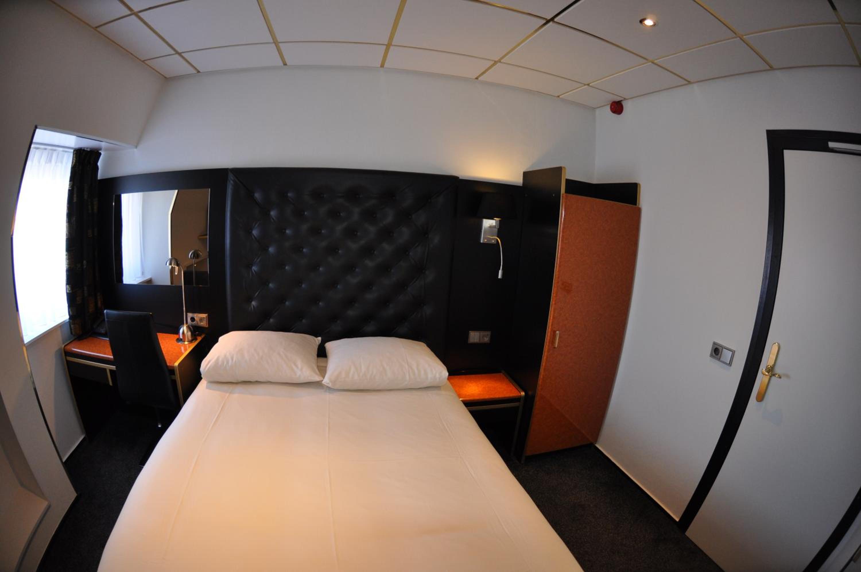 Economy Double Room photo 1