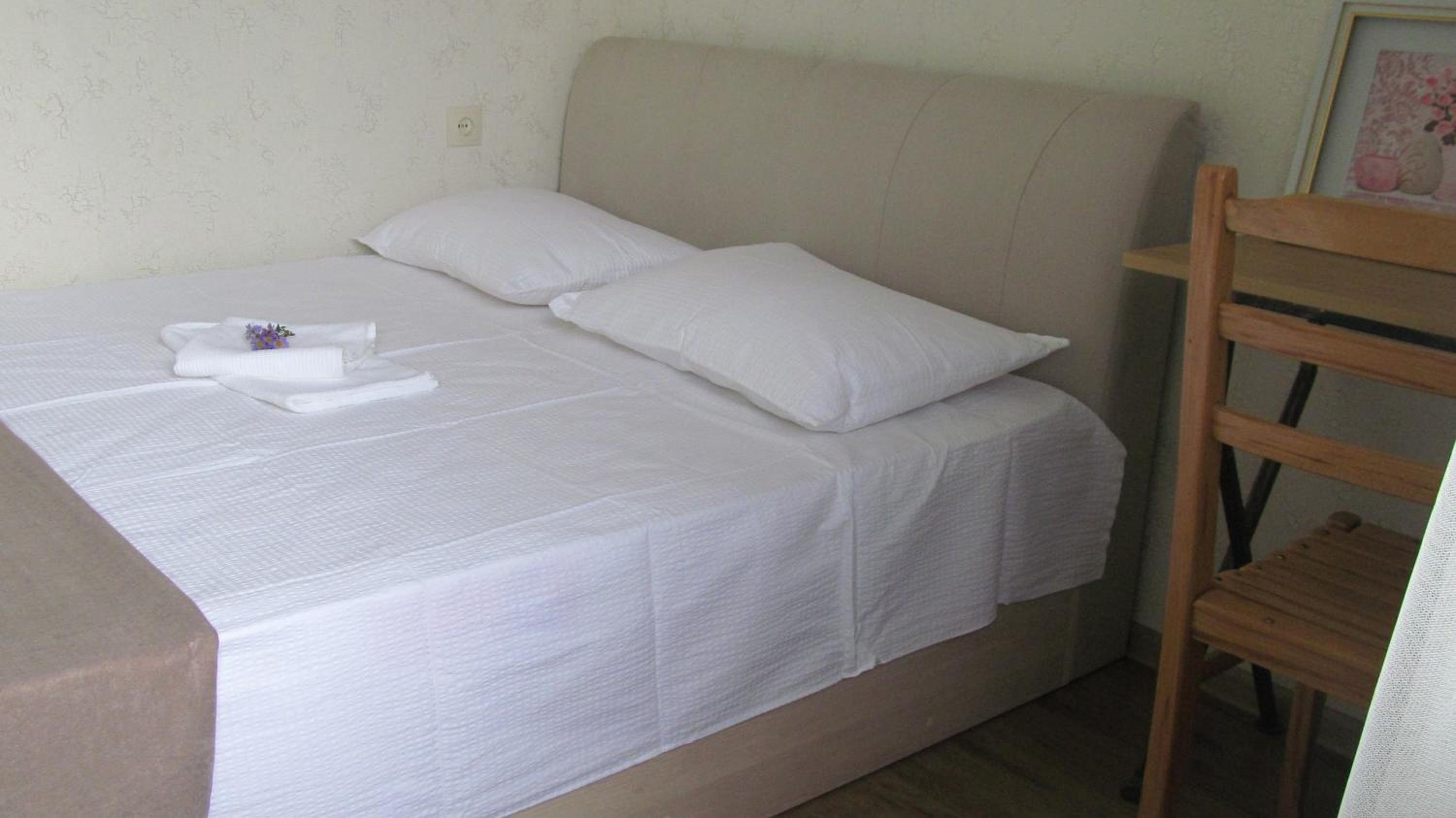Deluxe Double Room with Bath photo 2