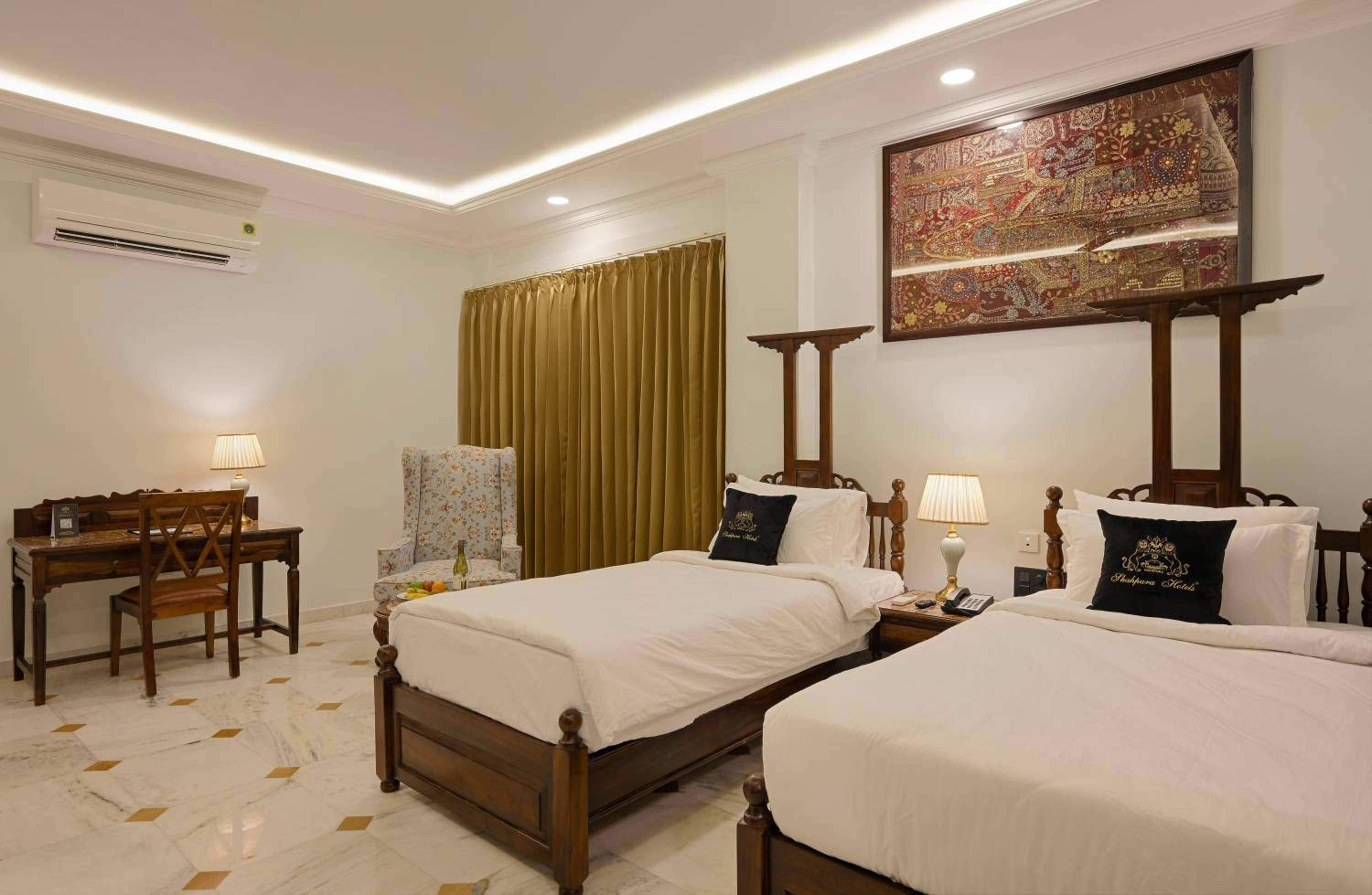 Suite: 15% off on Food, 10% off on Railway Station Transfer, 10 % off on Laundry - Photo 10