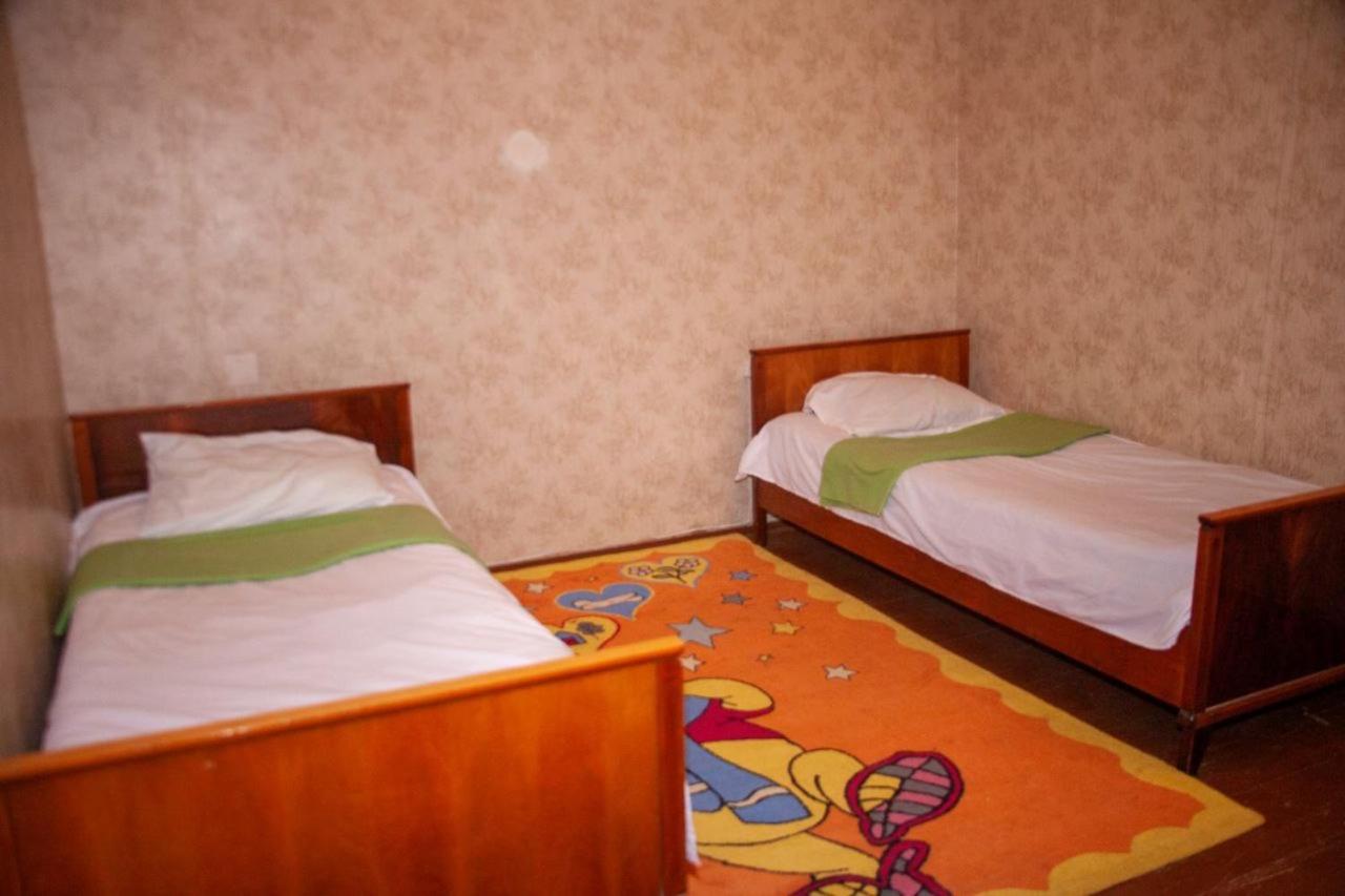 Large Twin Room photo 1