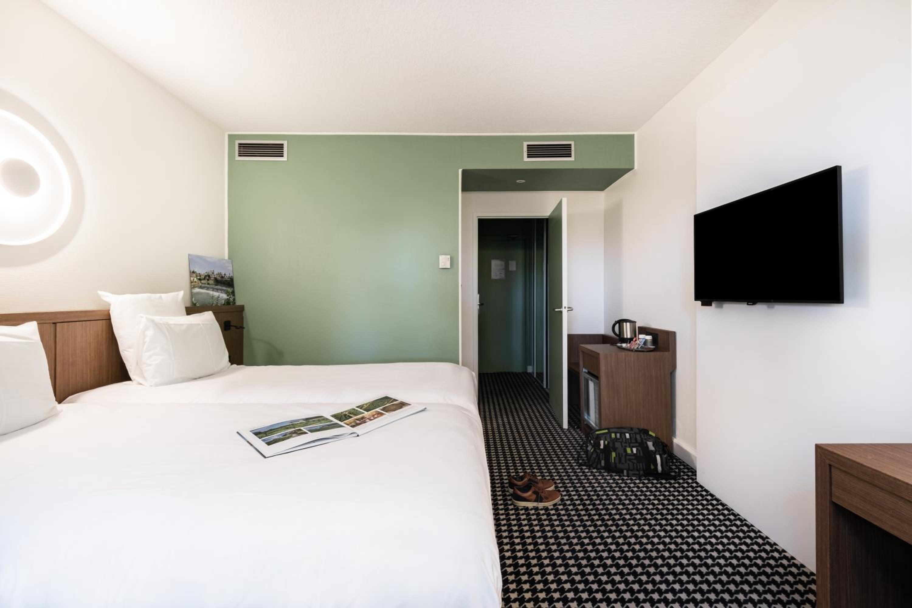 Classic Twin Room with Spa Access