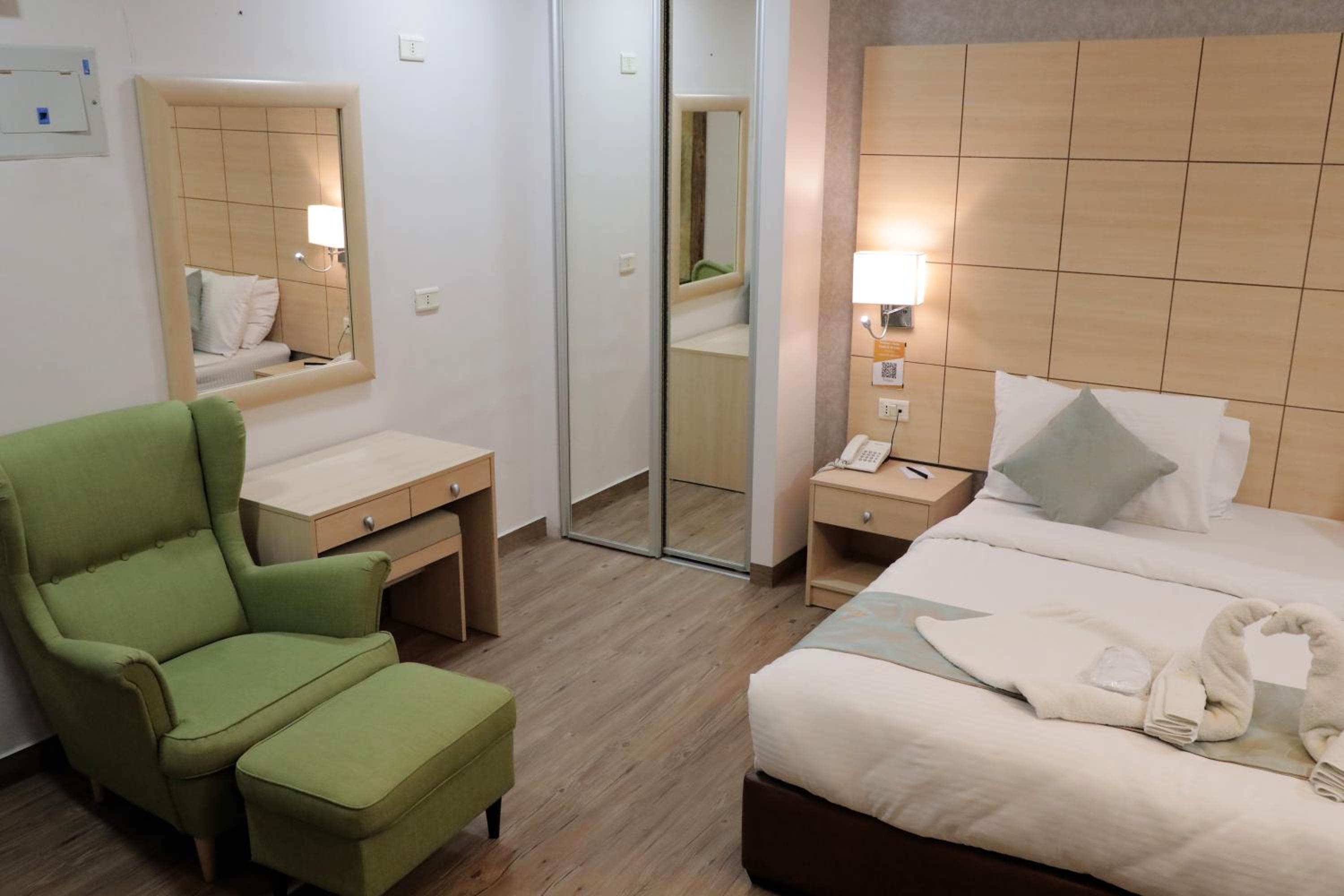 Standard Double Room photo 3
