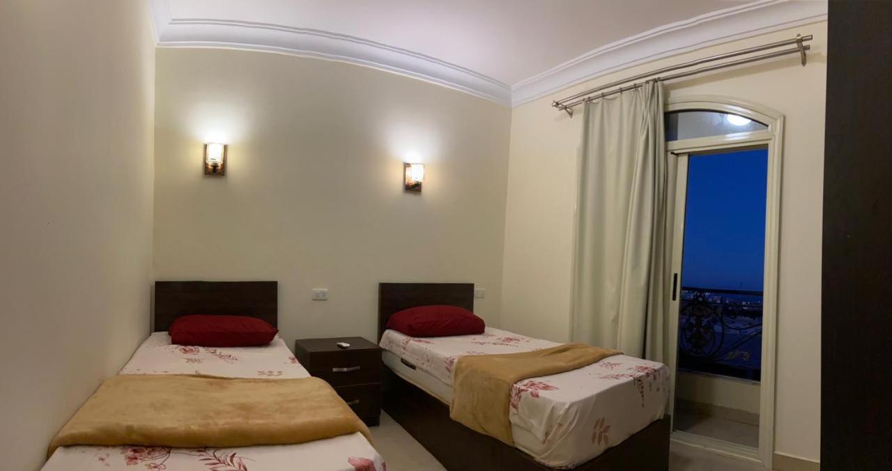 Two-Bedroom Apartment with Sea View - Photo 7