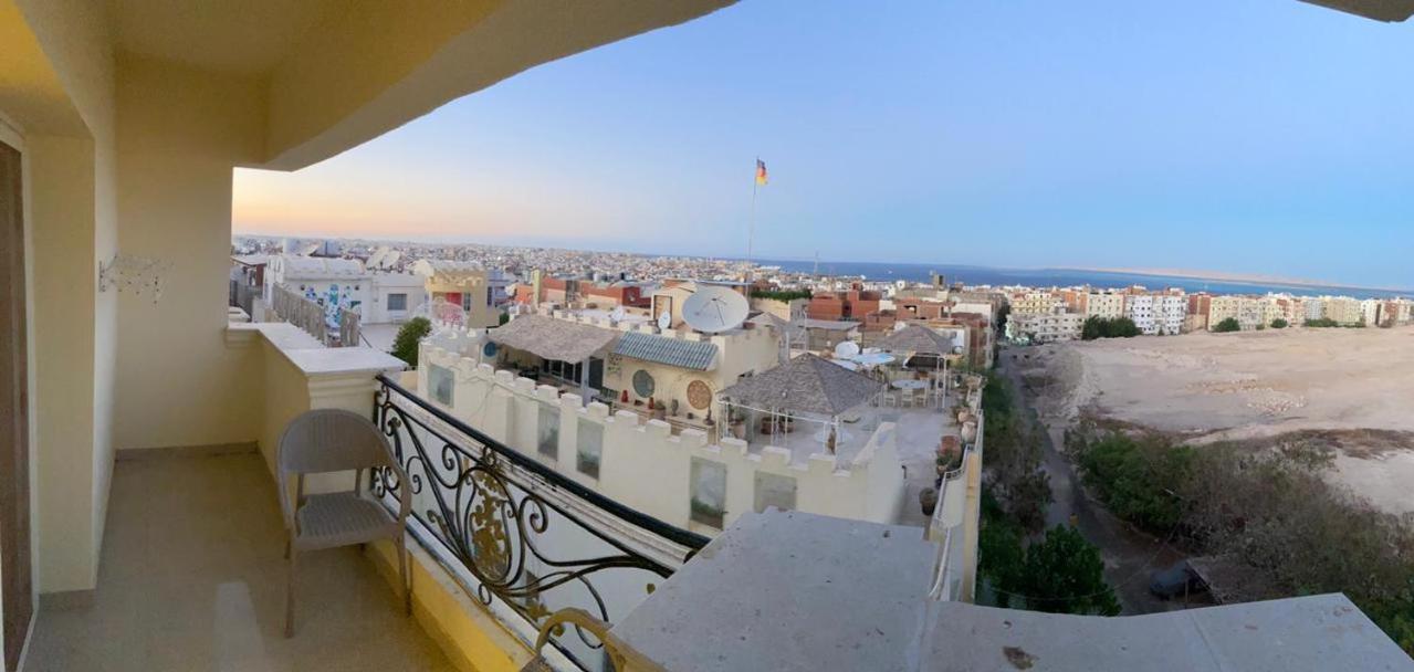 Two-Bedroom Apartment with Sea View - Photo 4