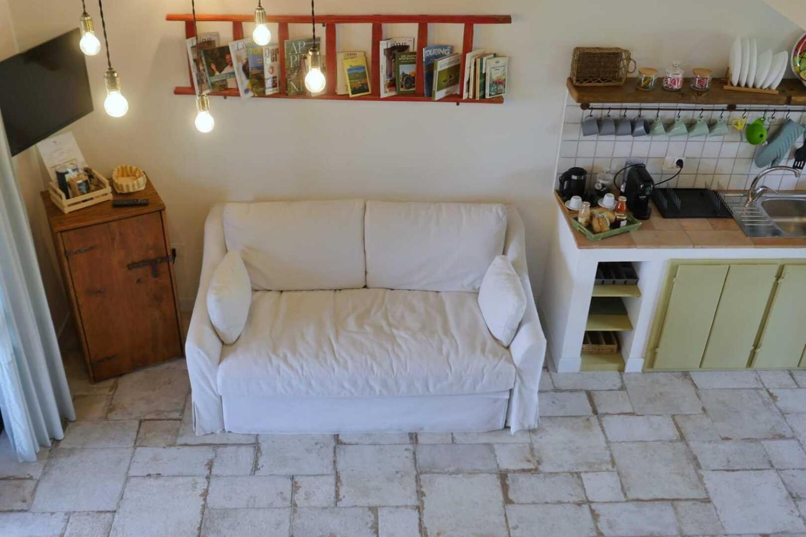 One-Bedroom Apartment - Photo 13