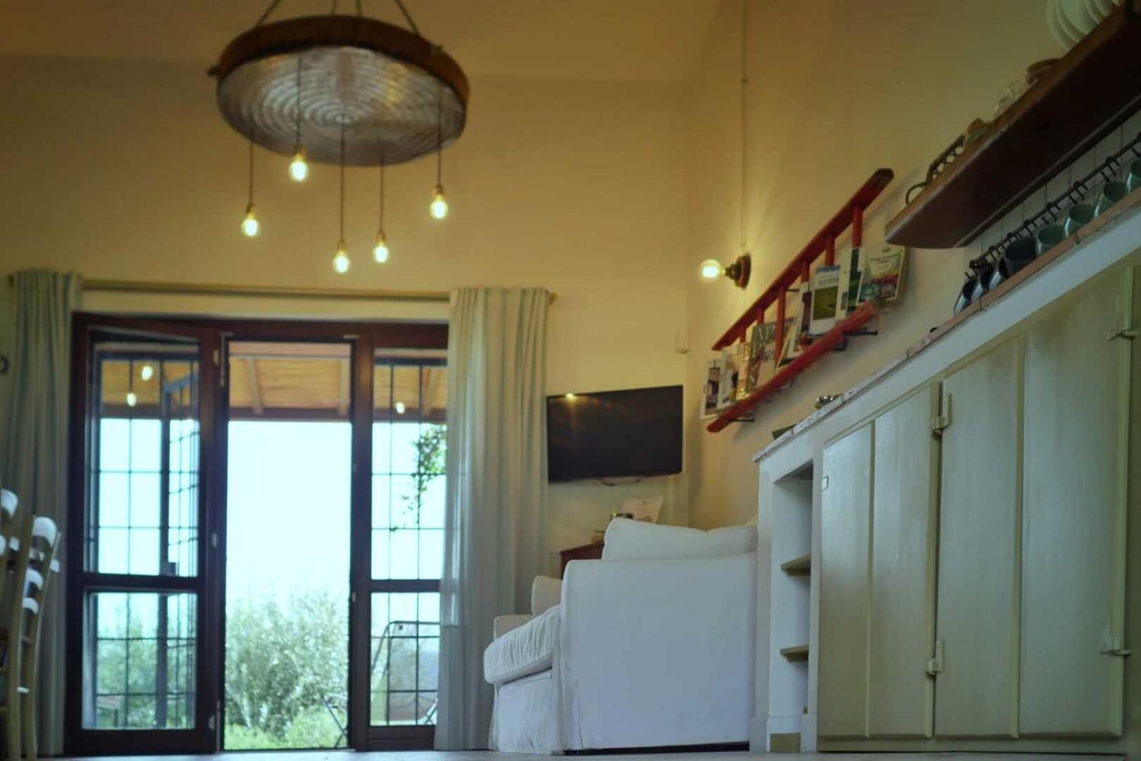 One-Bedroom Apartment - Photo 11