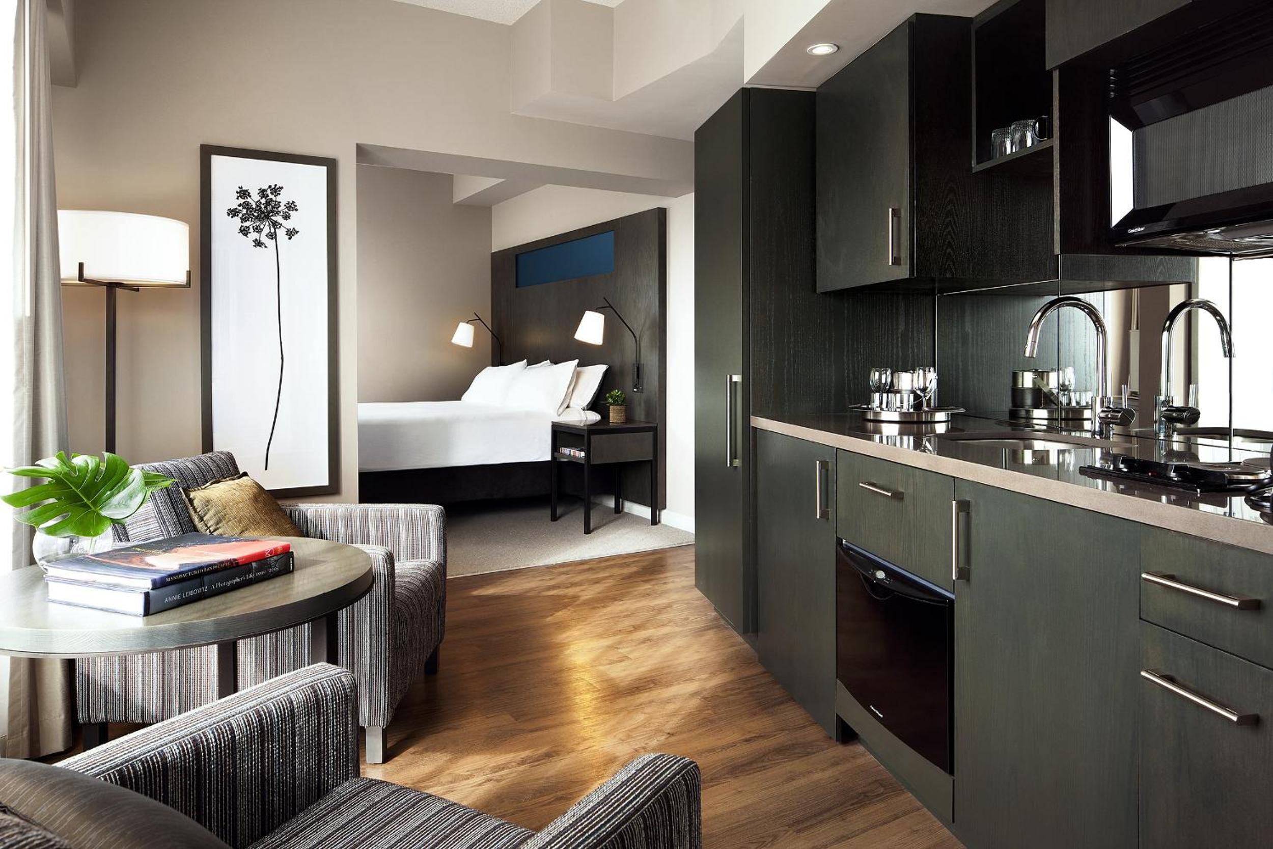 Tower Deluxe Suite - Photo 2