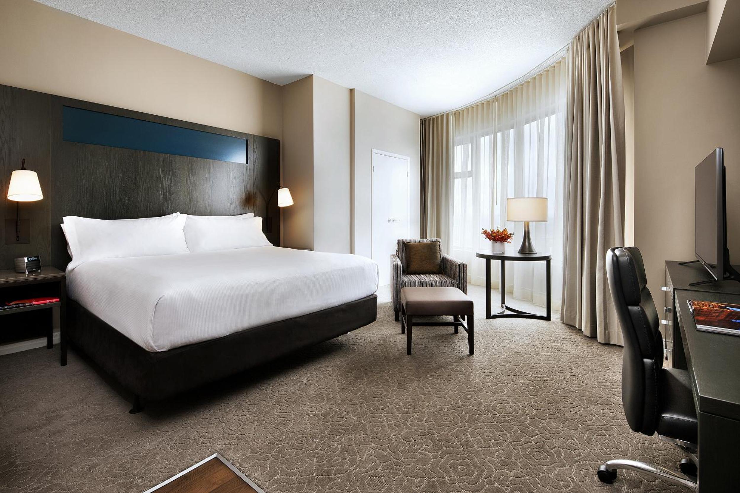 Tower Deluxe Suite - Photo 4