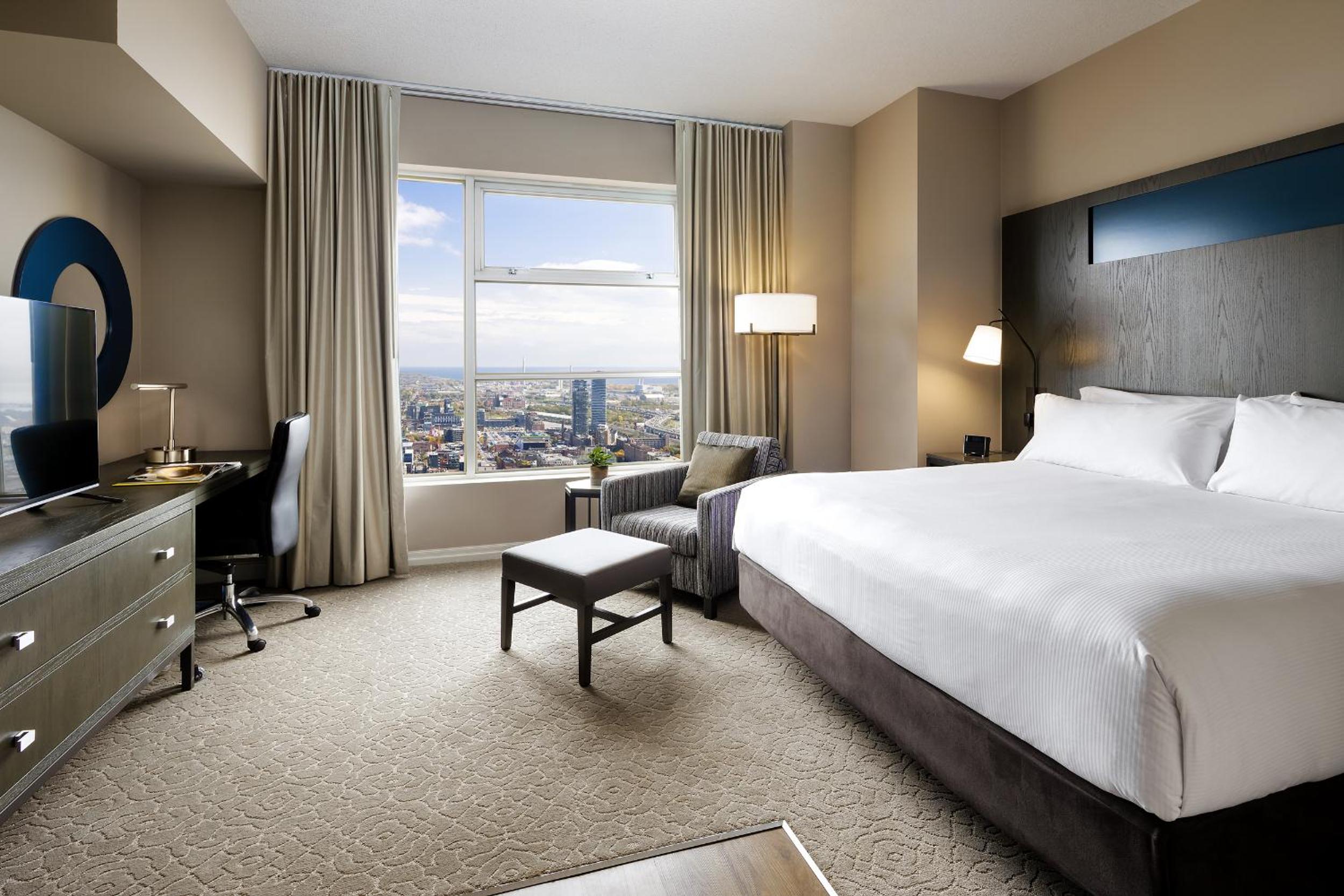 Tower Deluxe Suite - Photo 3