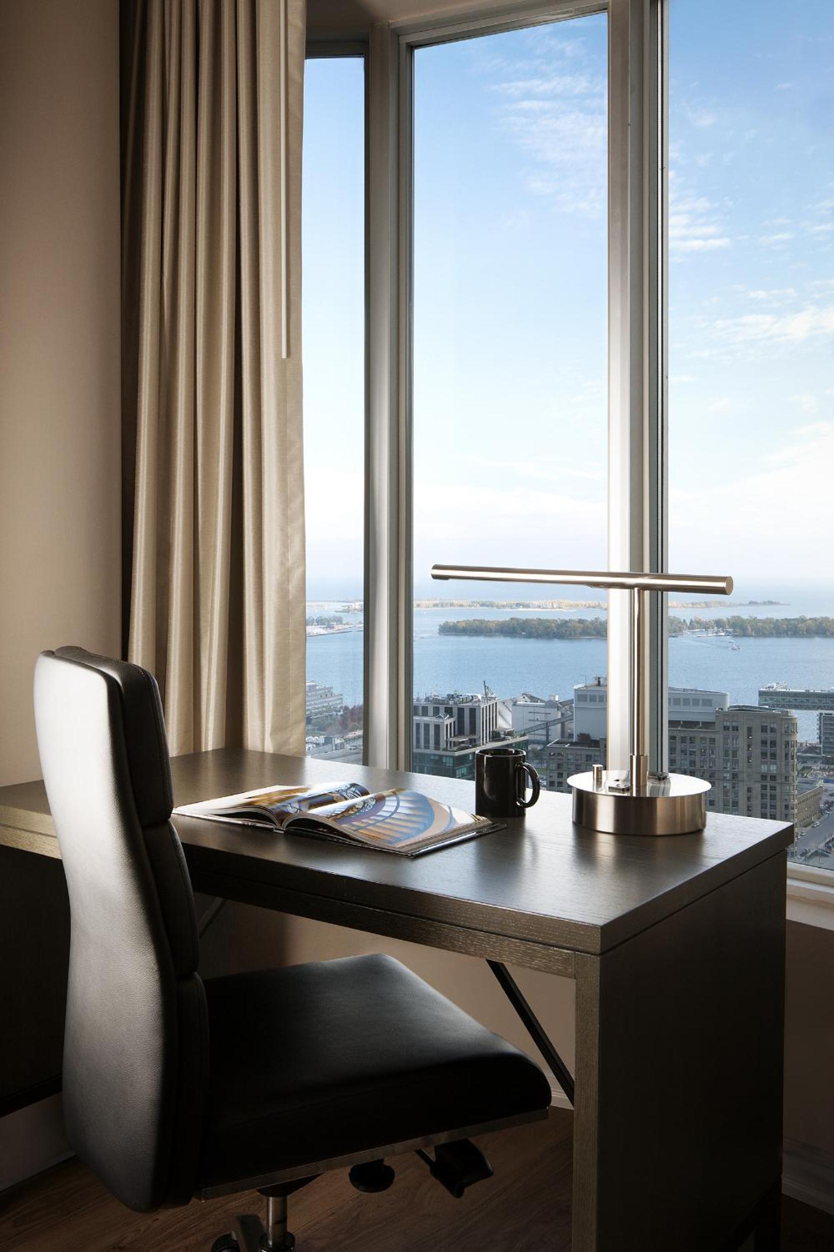 Tower Premium Suite - Photo 4