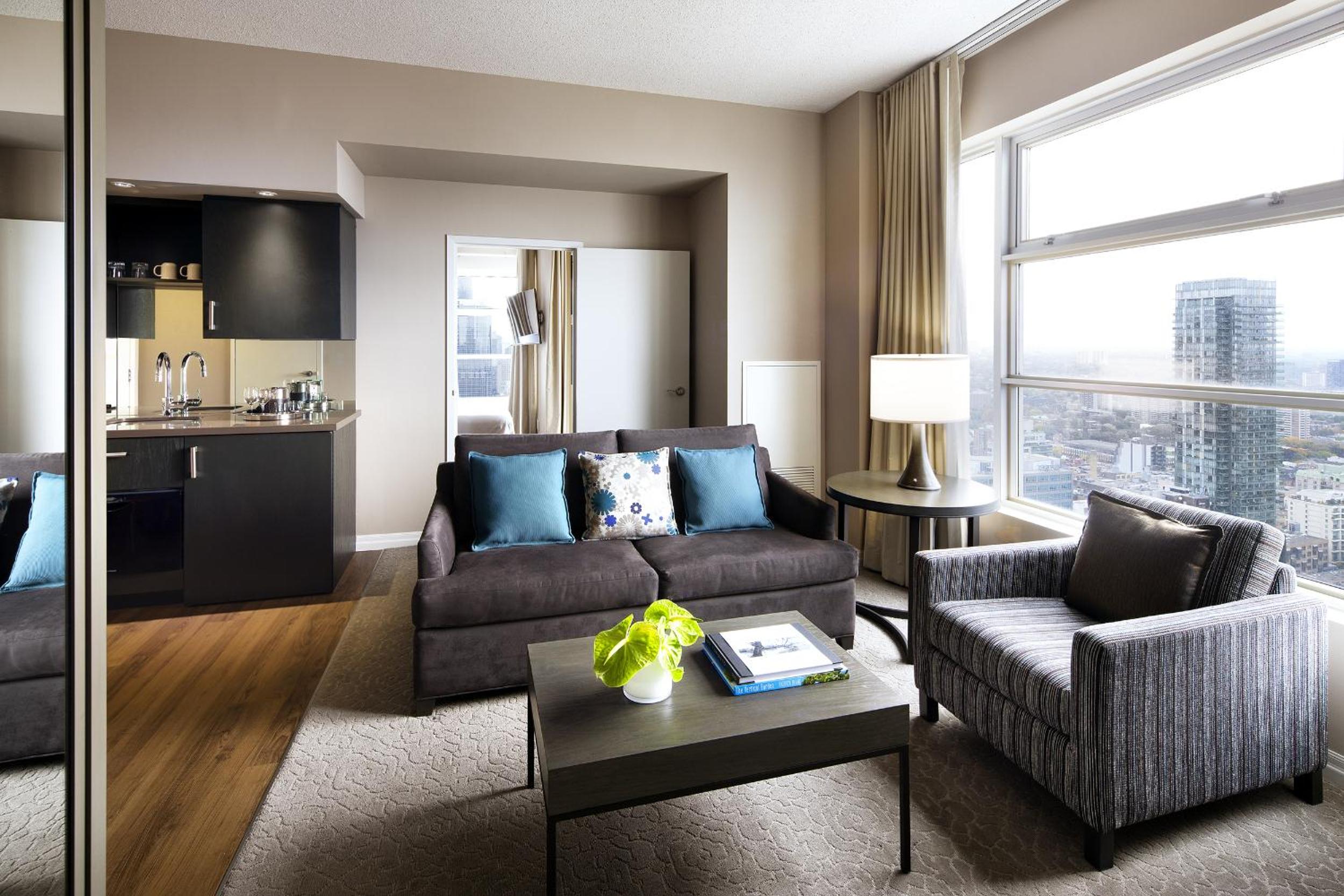 Tower ONE Suite - Photo 2