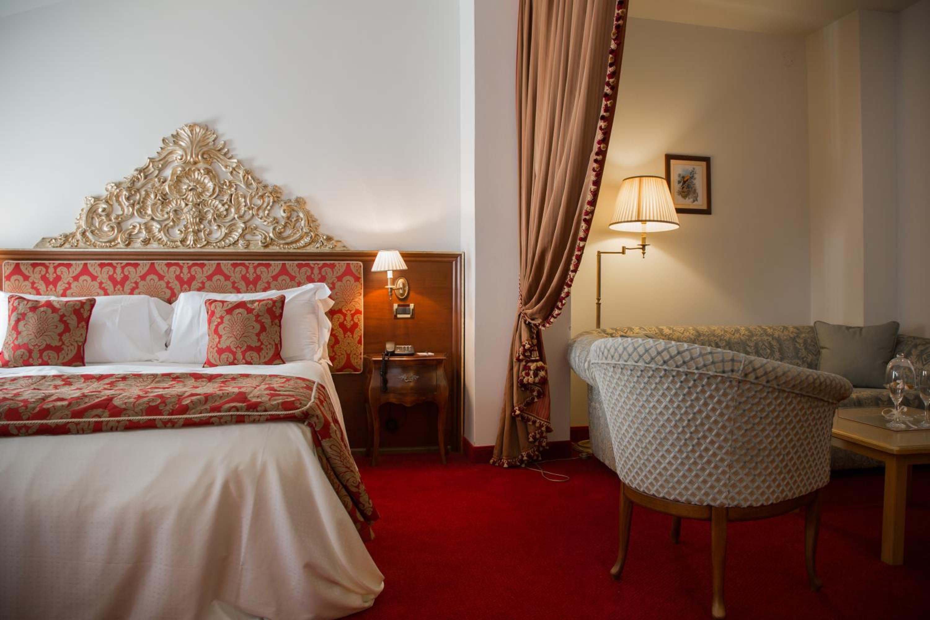 Junior Suite with Garden View - Photo 11
