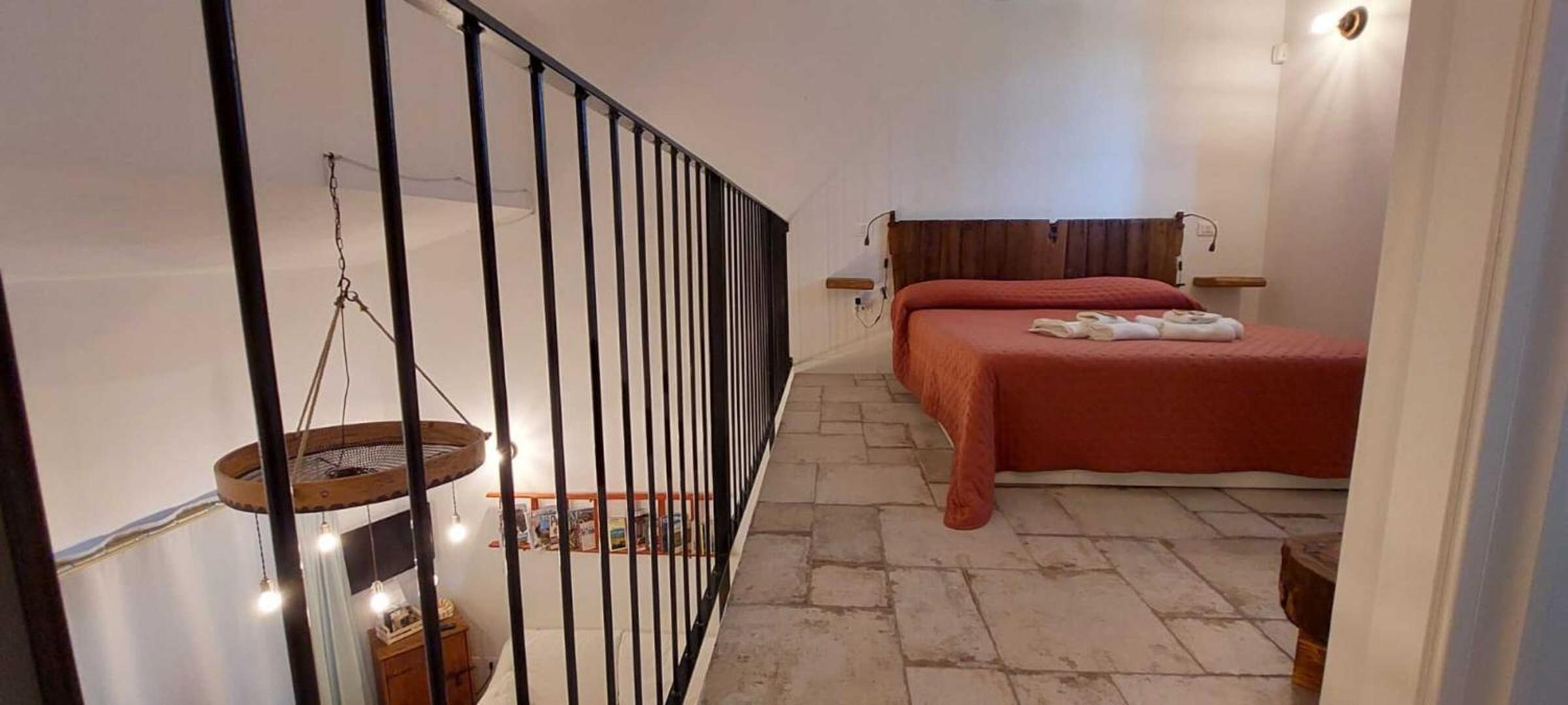 One-Bedroom Apartment - Photo 1