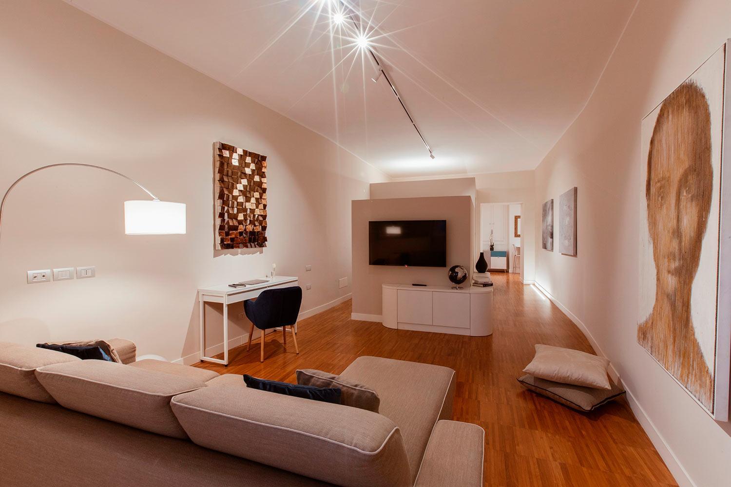 One-Bedroom Apartment photo 1