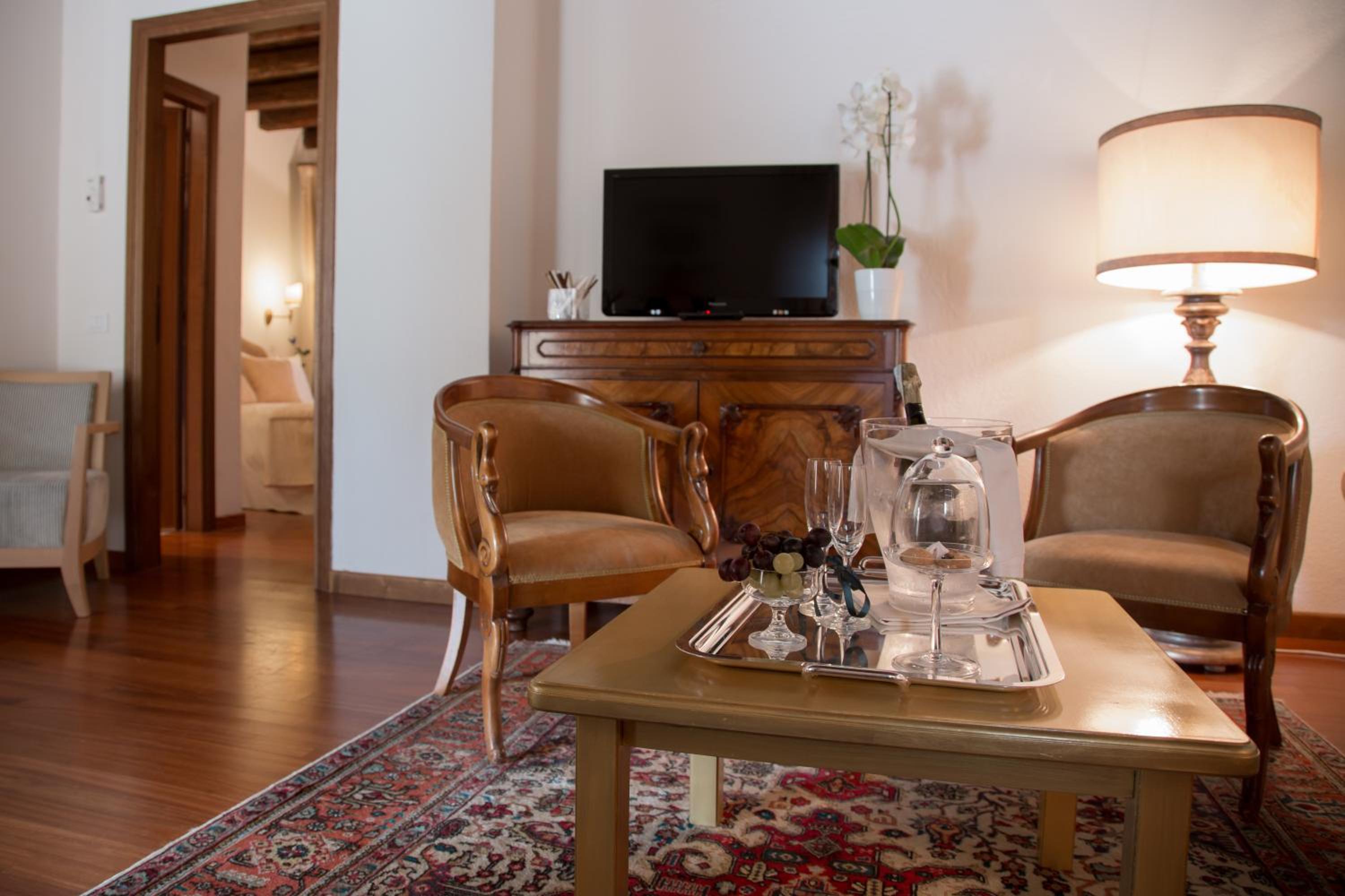Suite with Garden View - Photo 5