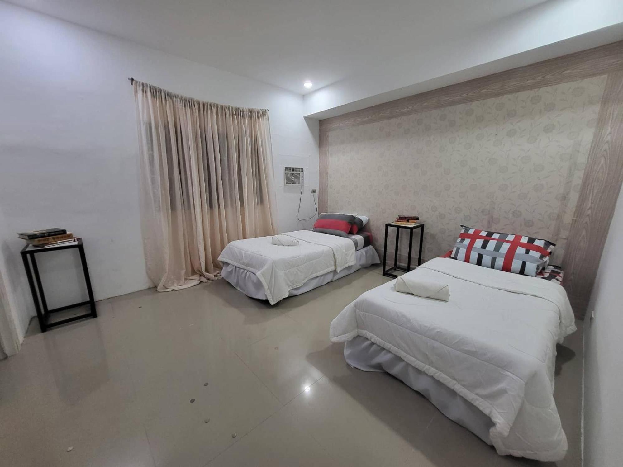 Deluxe Double Room (2 Adults + 1 Child) photo 1