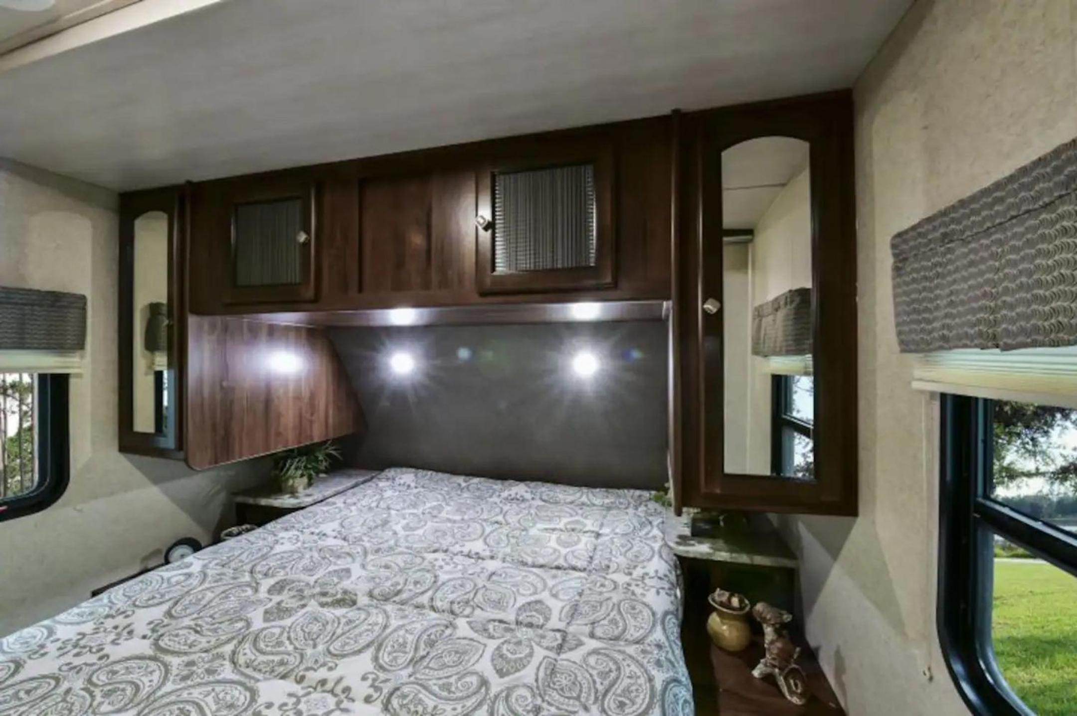 Two-Bedroom House photo 3