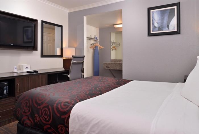 Standard Queen Room photo 1