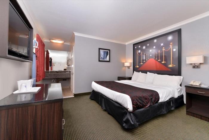 Standard Queen Room photo 2