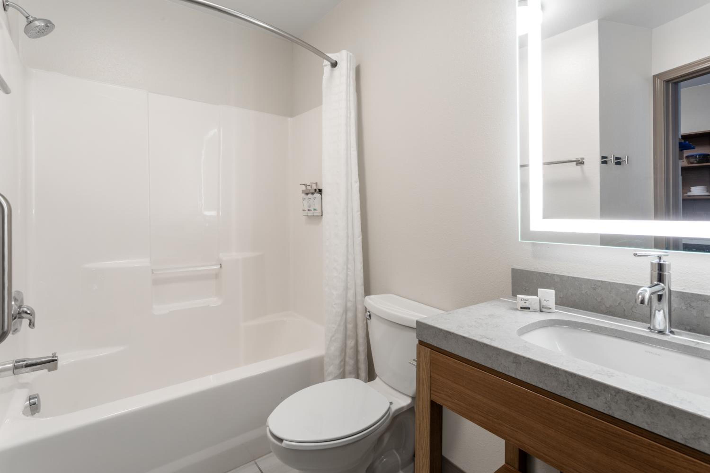 Studio Suite - Photo 10