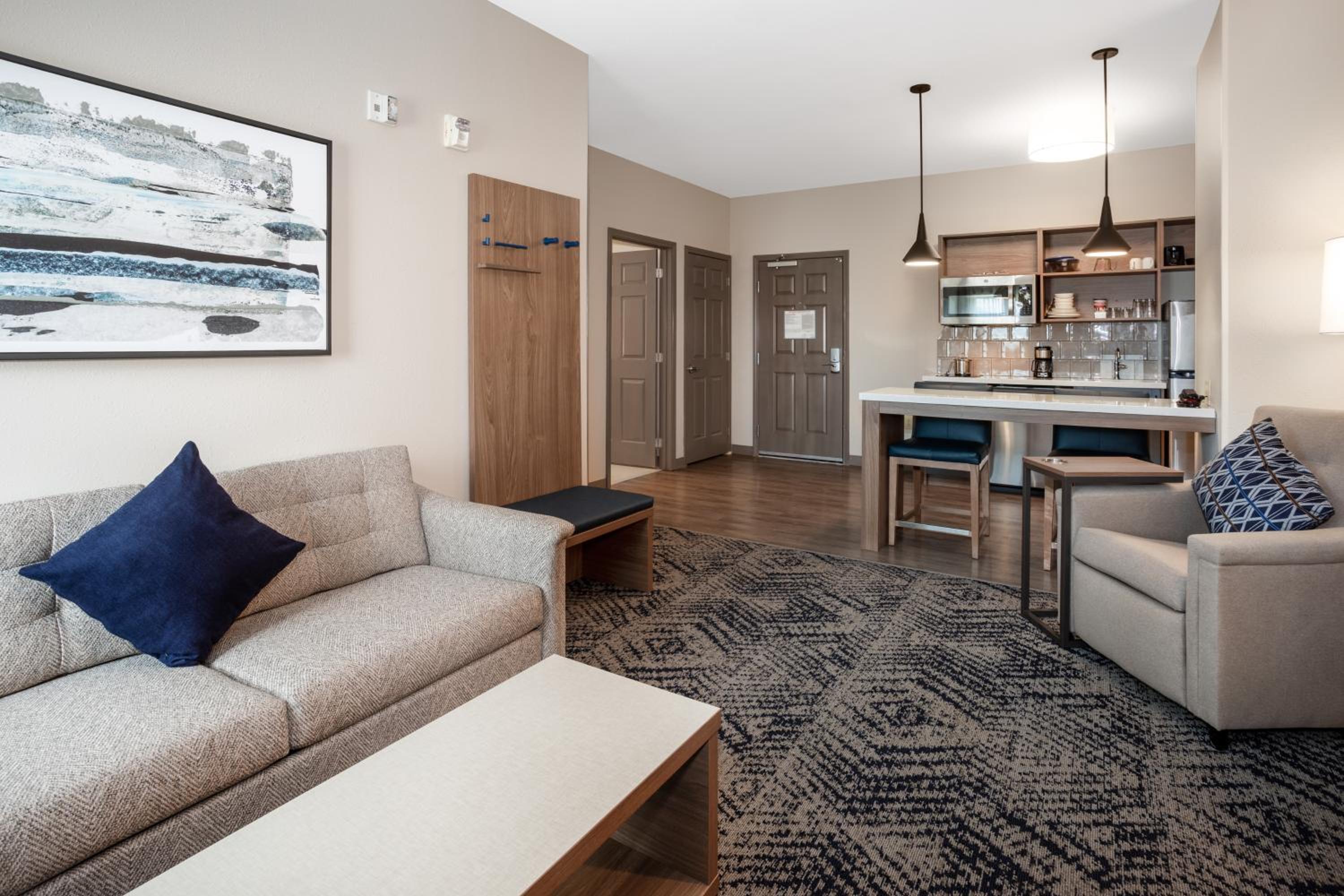 One-Bedroom King Suite - Photo 10