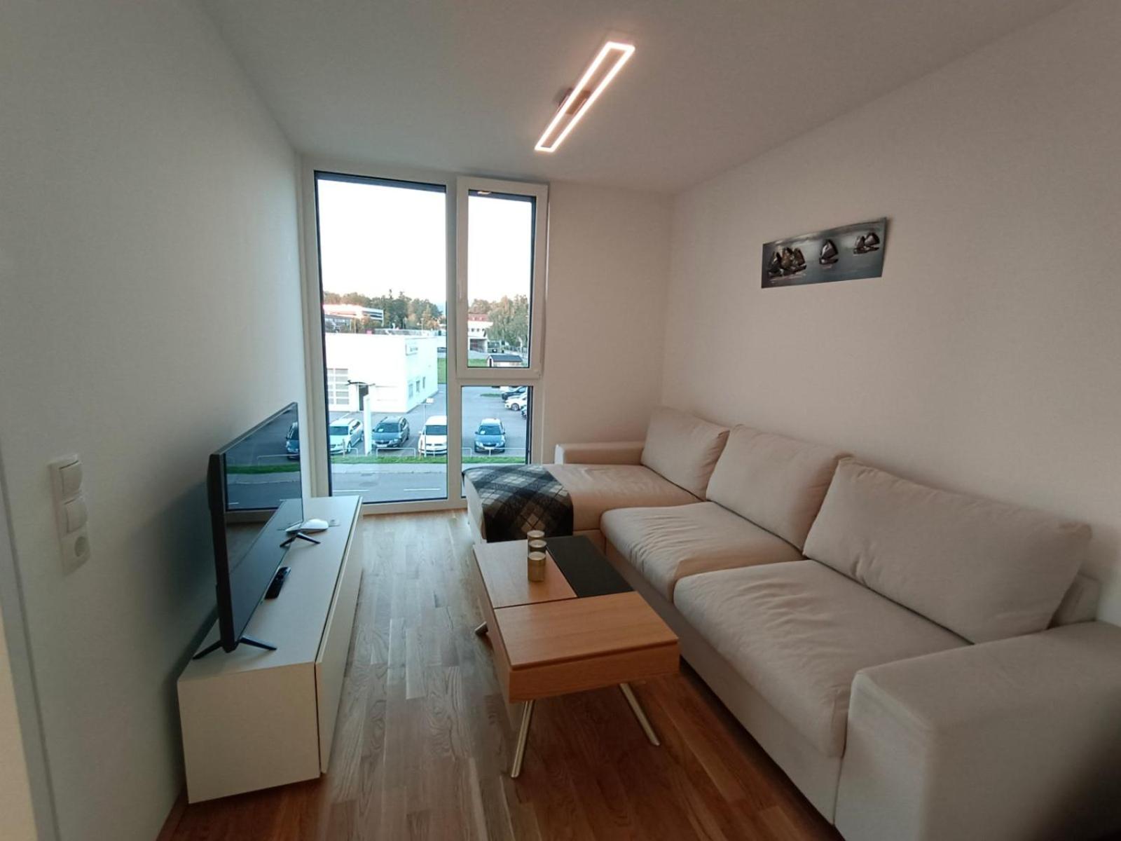 Apartment with Balcony photo 1
