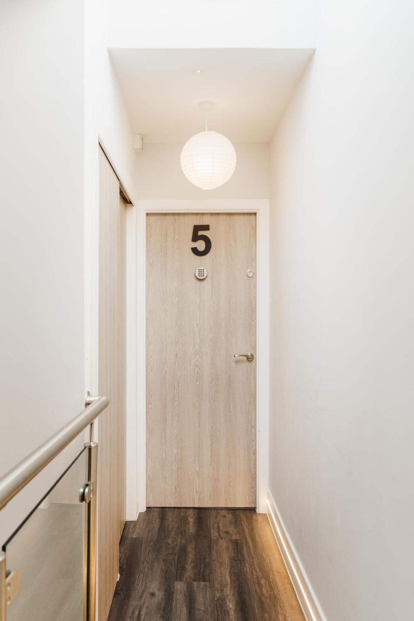 Two-Bedroom Apartment - Photo 6
