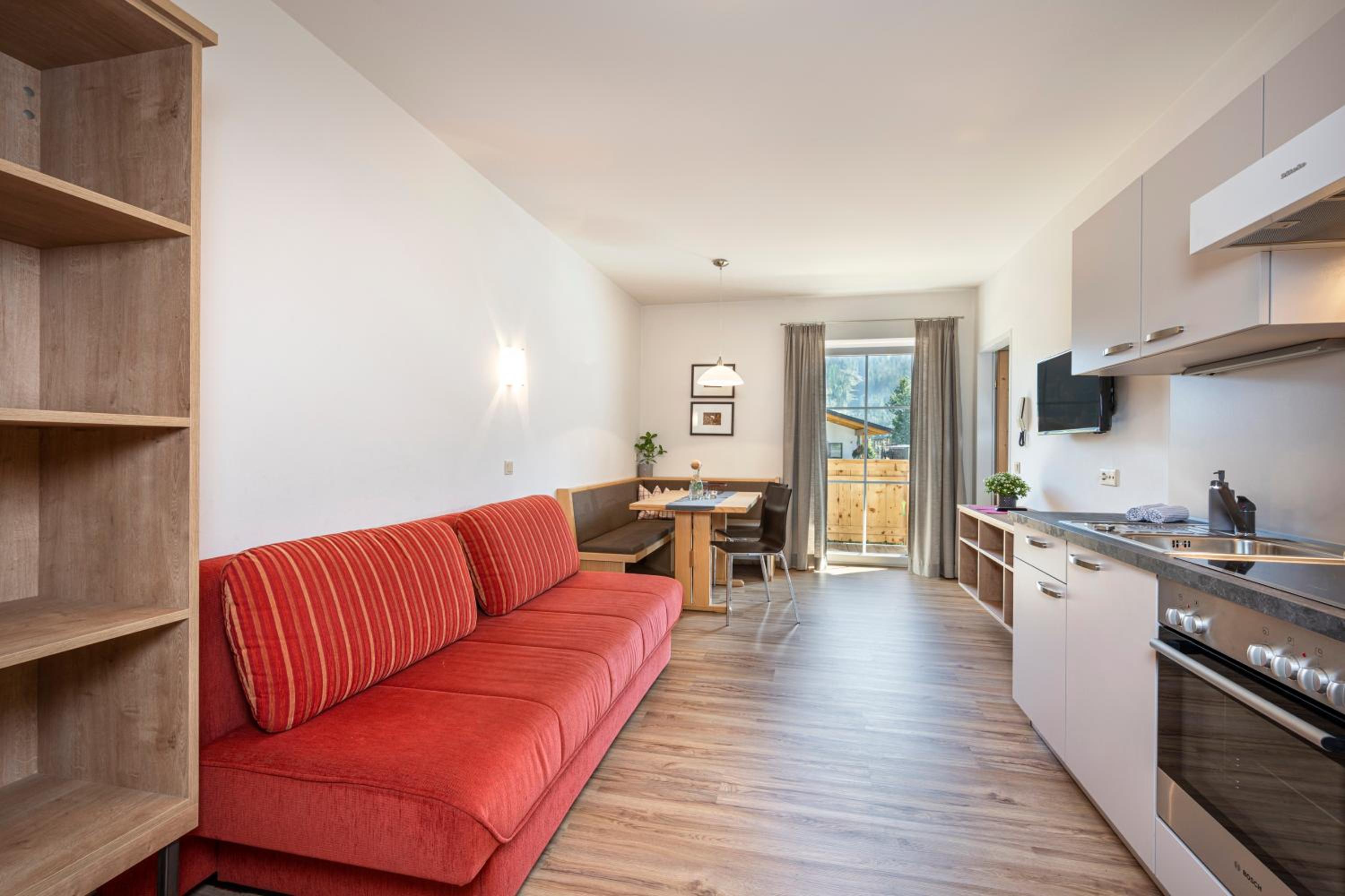 One-Bedroom Apartment with Balcony photo 3