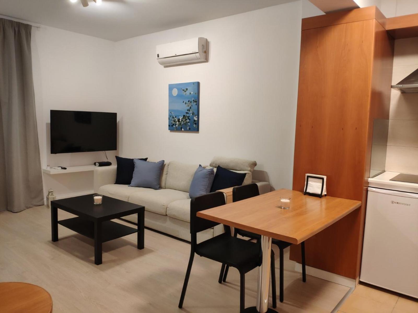 Apartment with Balcony photo 1