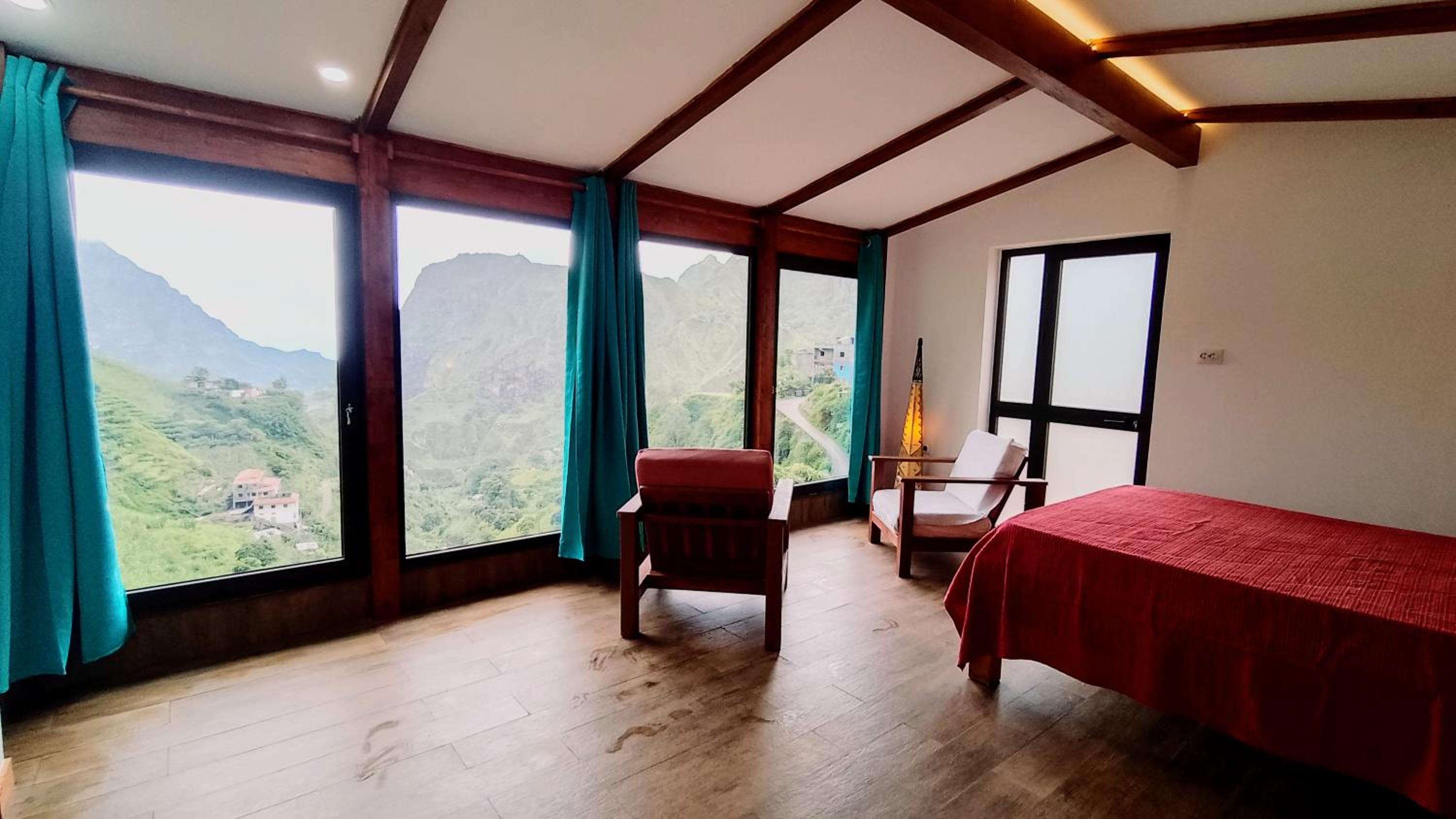 Suite with Mountain View