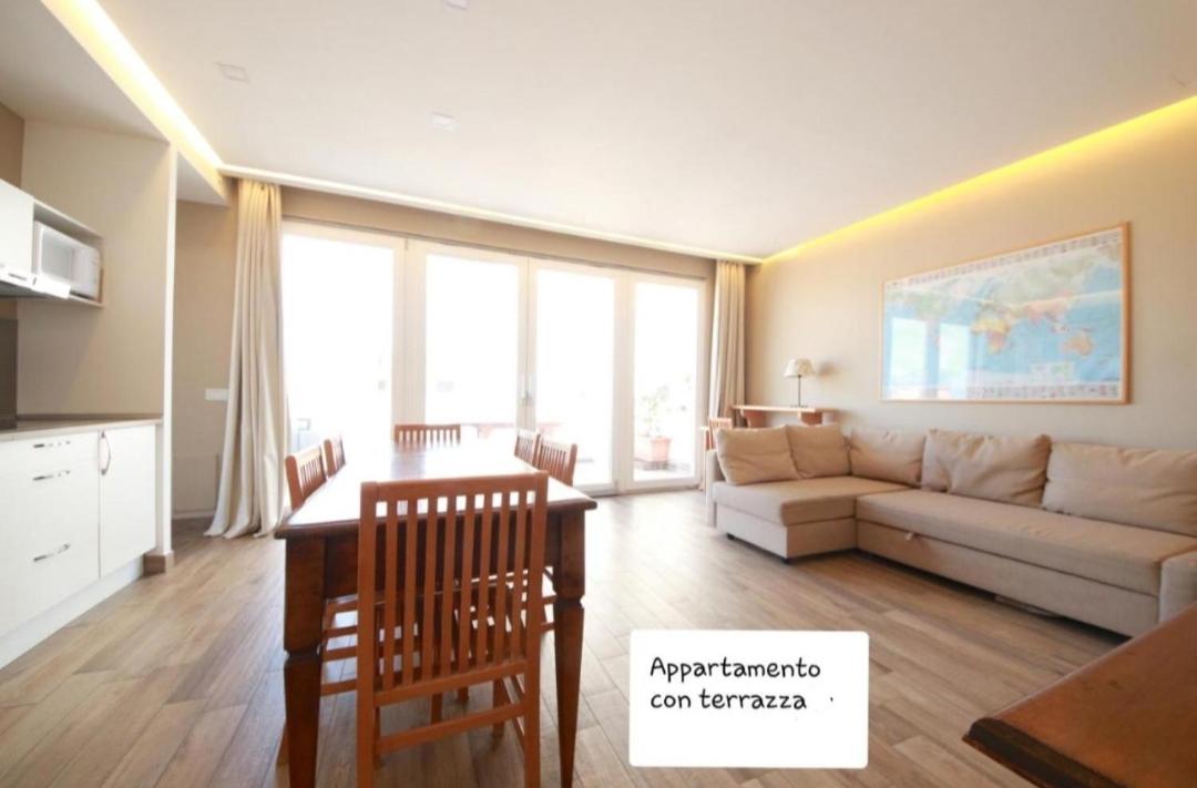 Two-Bedroom Apartment with Terrace and Sea View photo 1