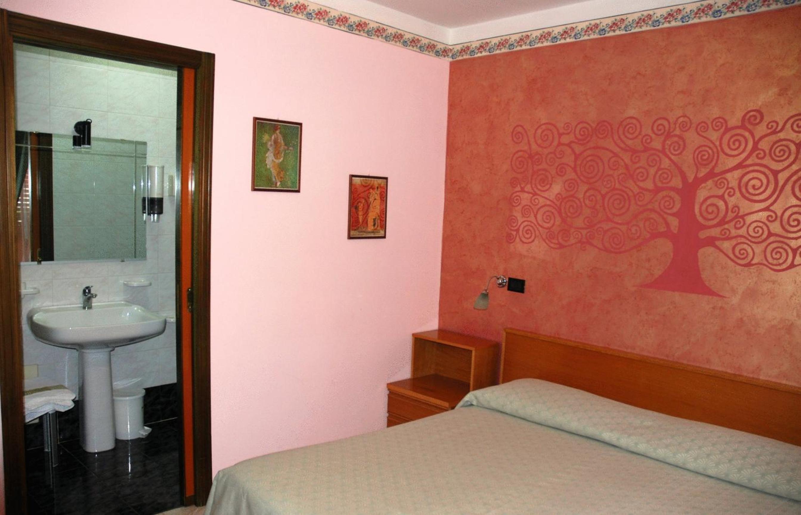 Double Room (1 Adult) photo 1