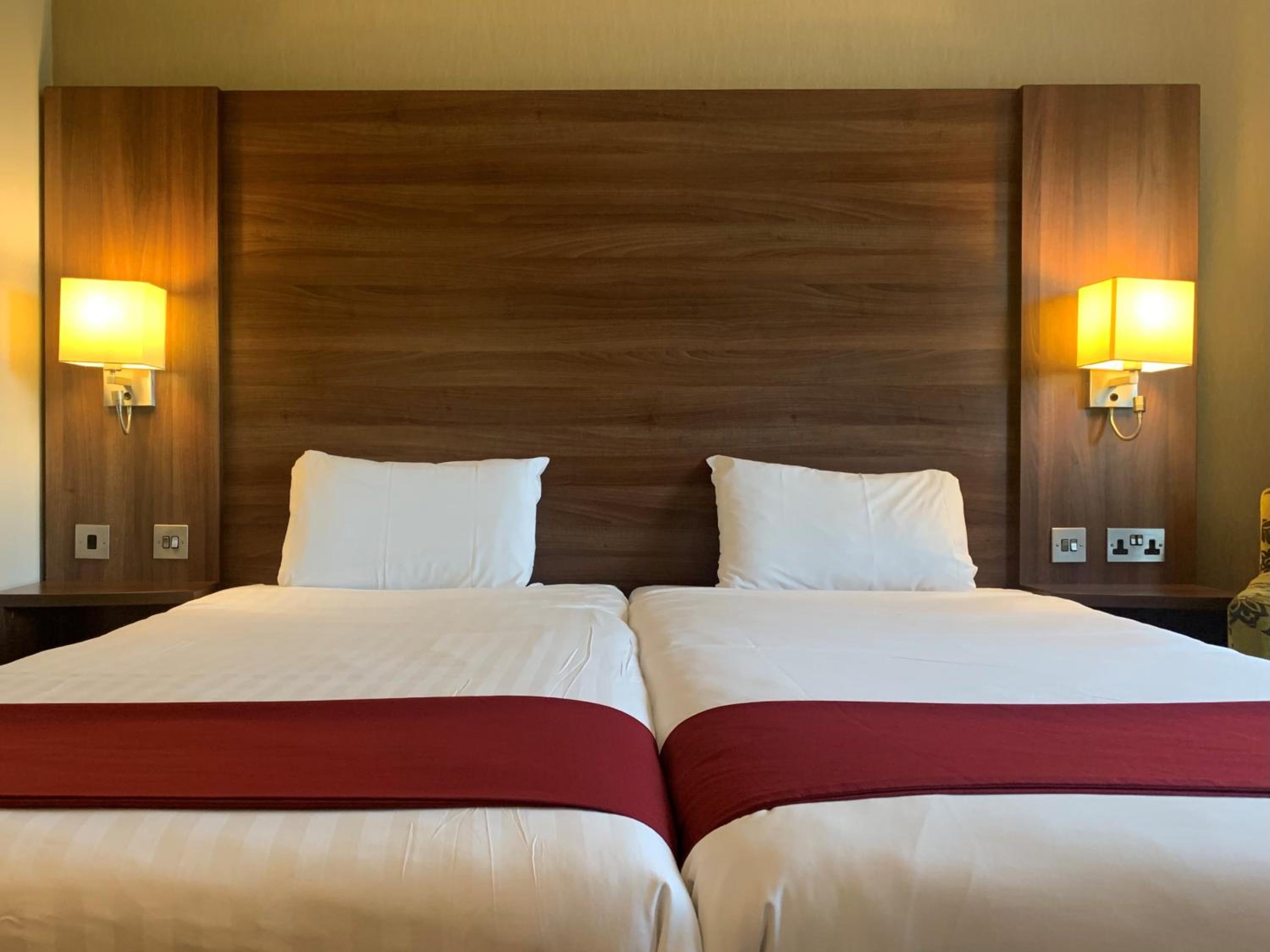 Twin Room - Photo 8