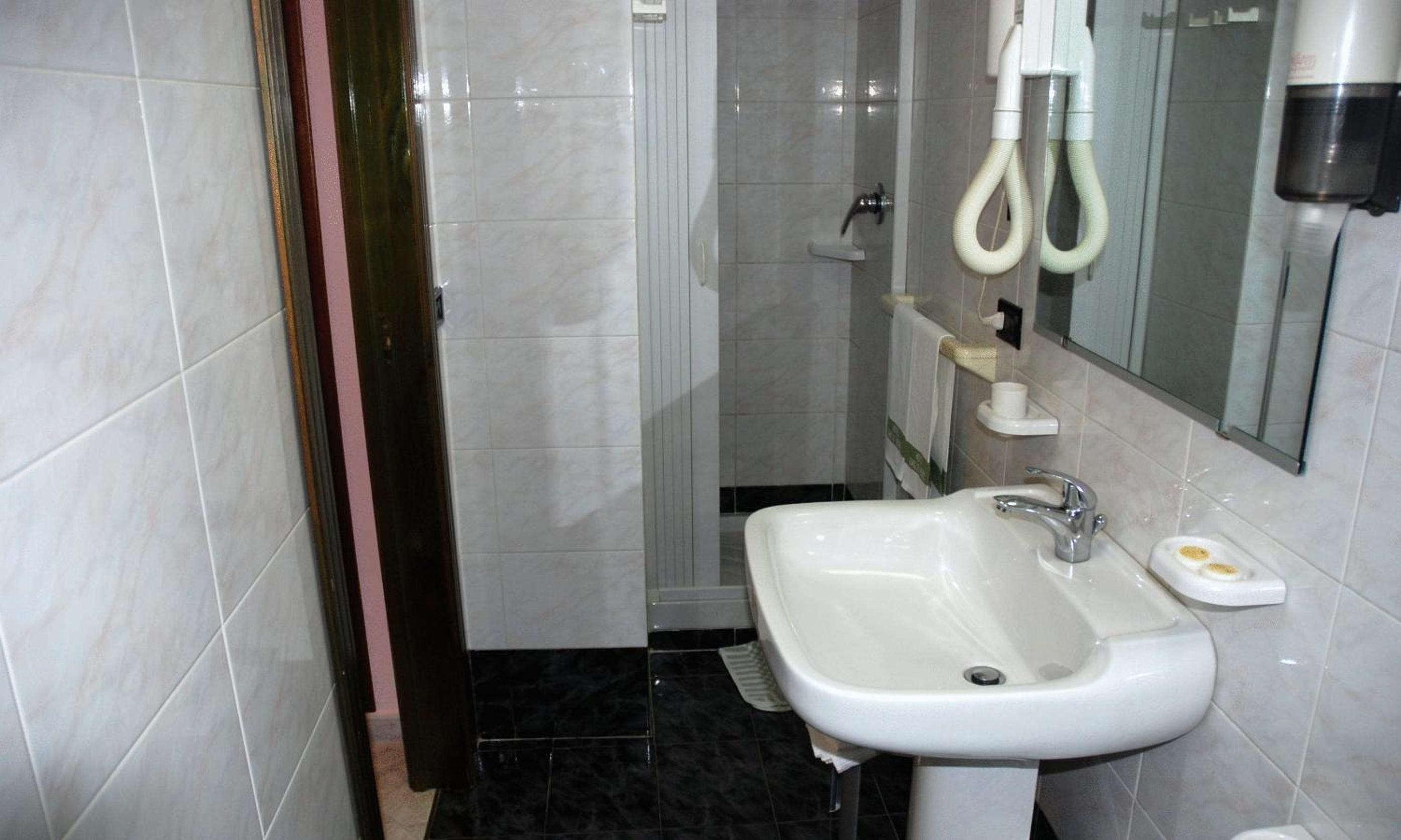 Double Room (1 Adult) photo 3