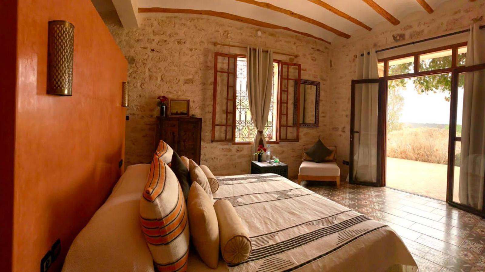 King Room with Pool View - Photo 5