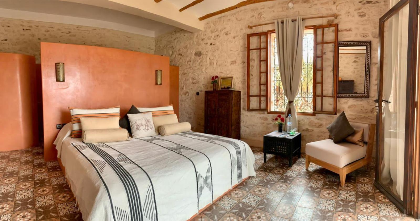 King Room with Pool View - Photo 4