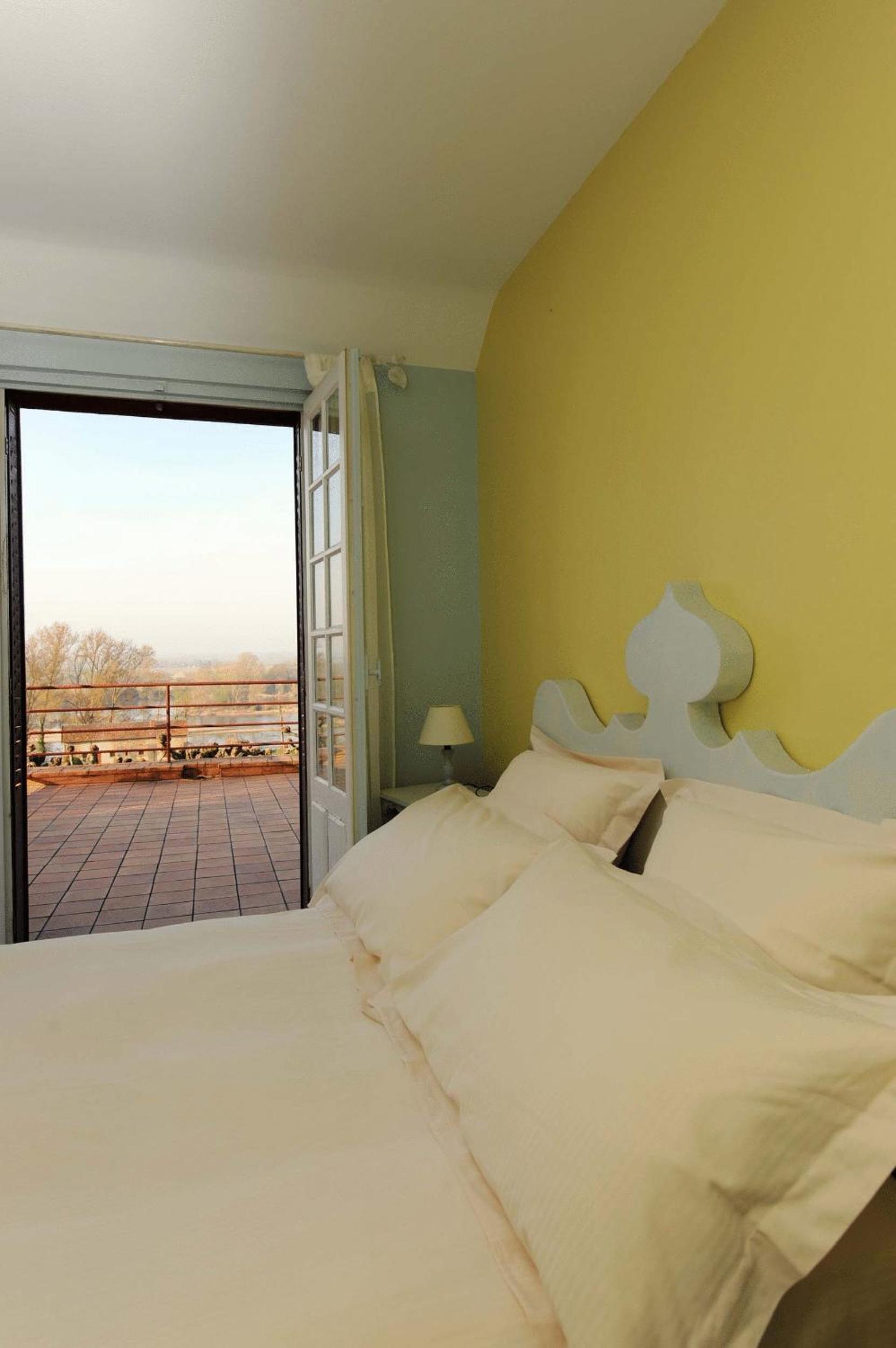 Standard Double Room with River View photo 2