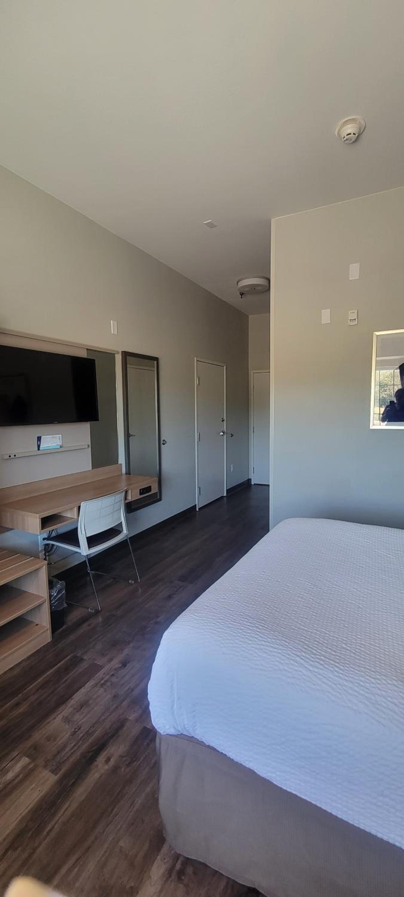 Queen Room - Mobility Access/Non-Smoking - Photo 3