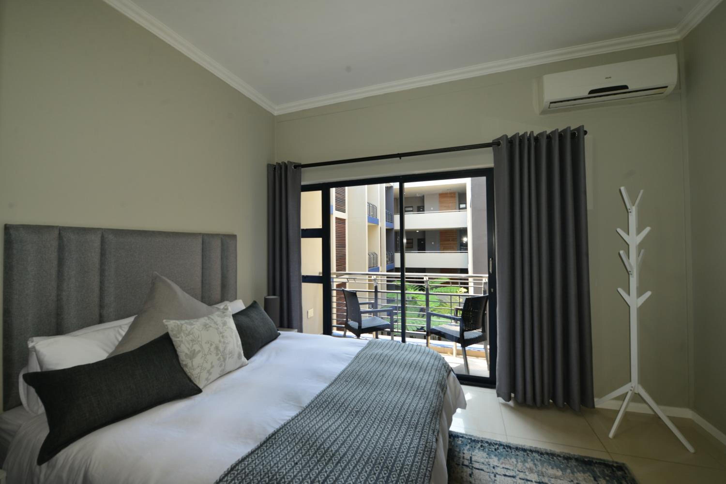 One-Bedroom Apartment - Photo 1