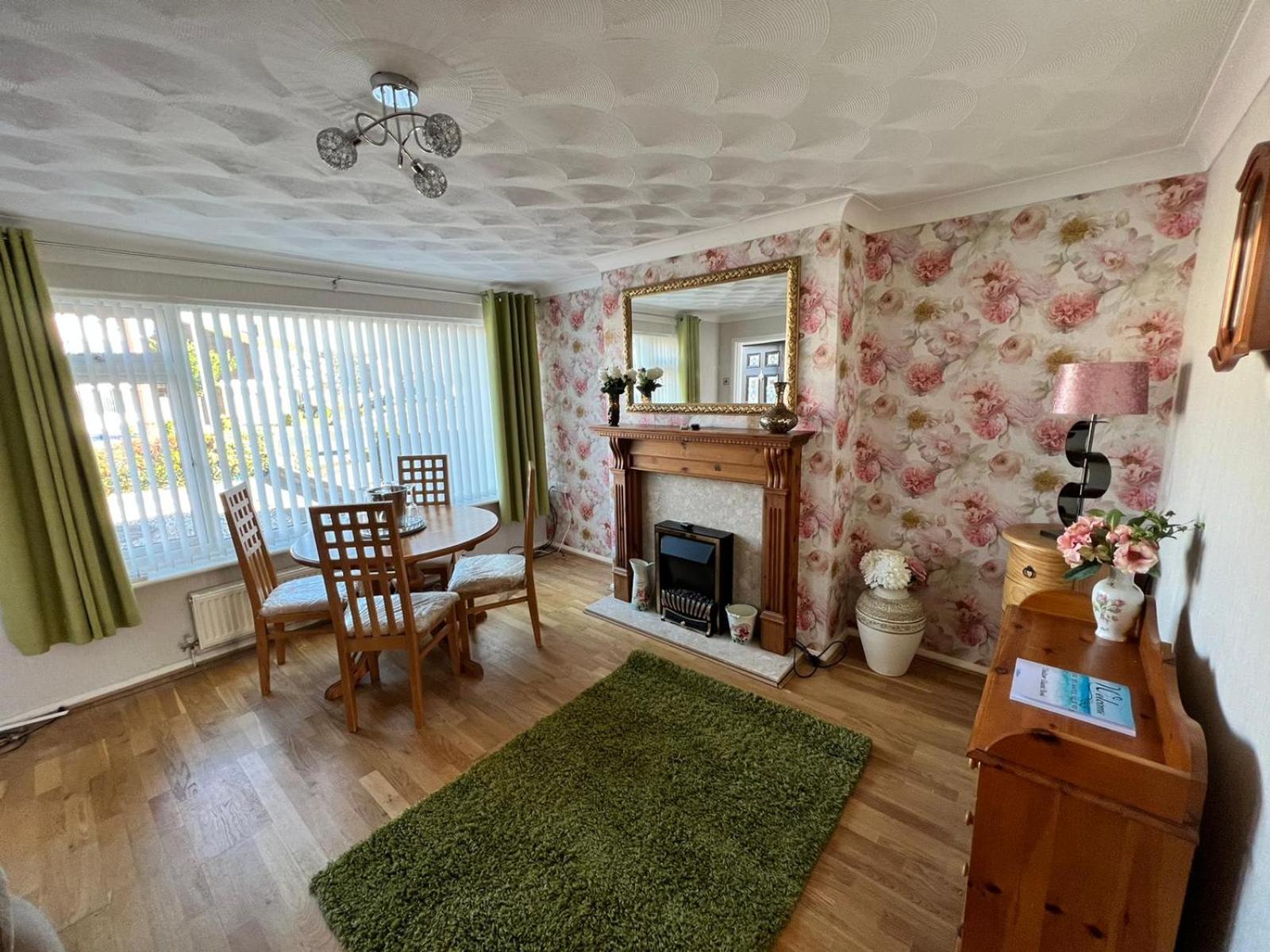 Two-Bedroom House photo 3