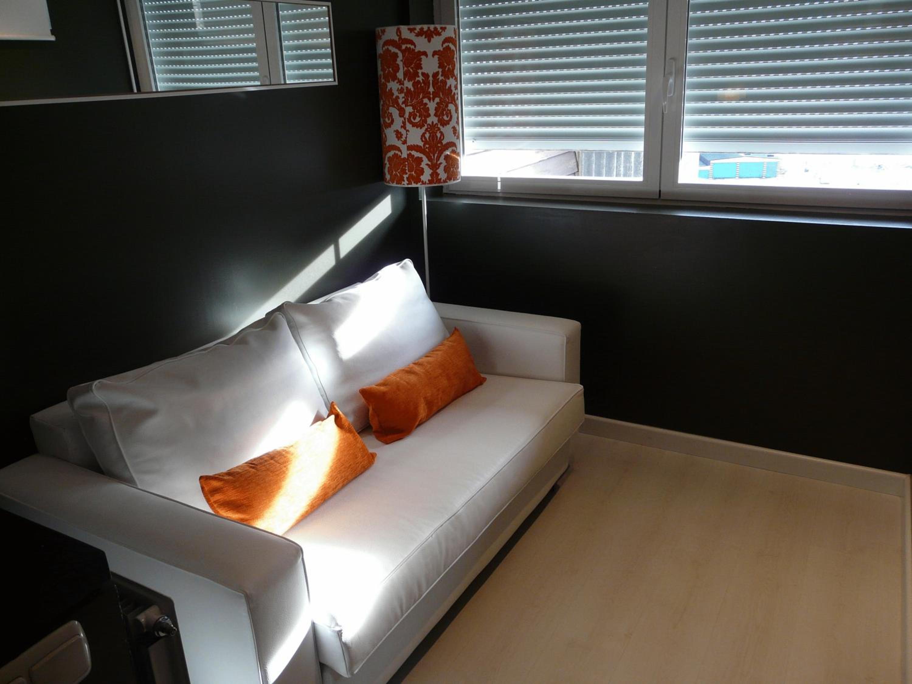 Family Room (2 Adults + 2 Children) photo 2