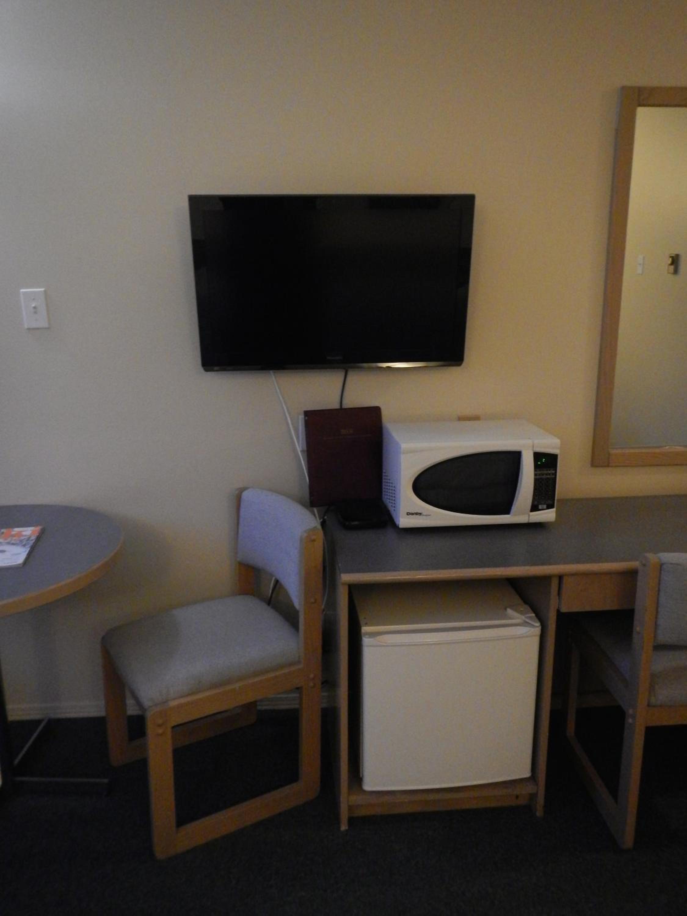 Standard Room with Two Double Beds photo 3