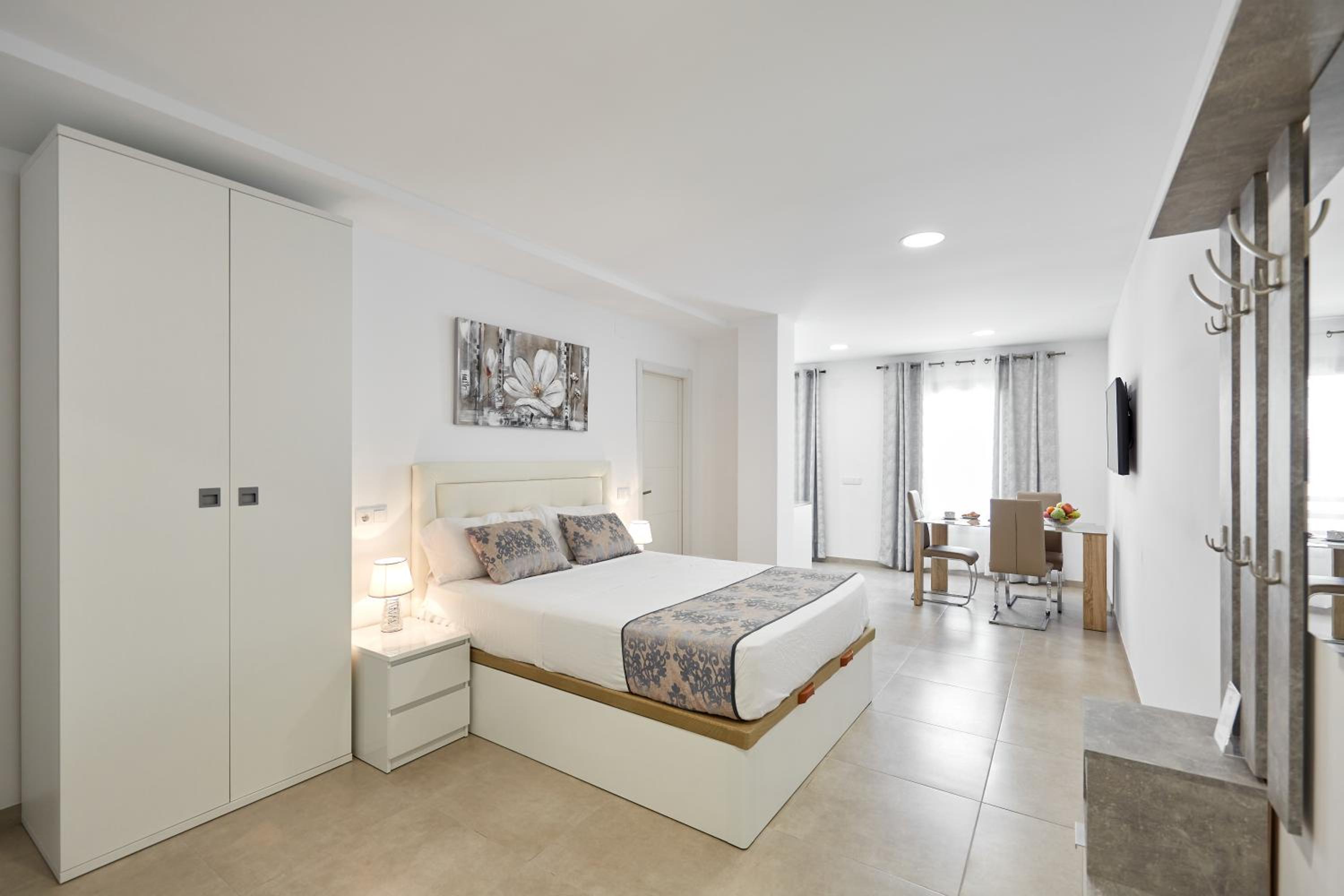 Studio Apartment photo 2