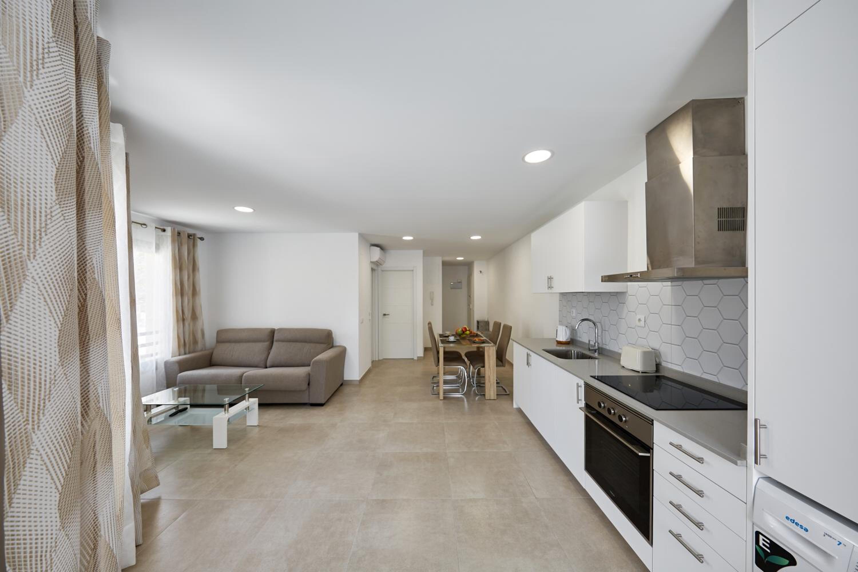 Deluxe Apartment - Photo 6