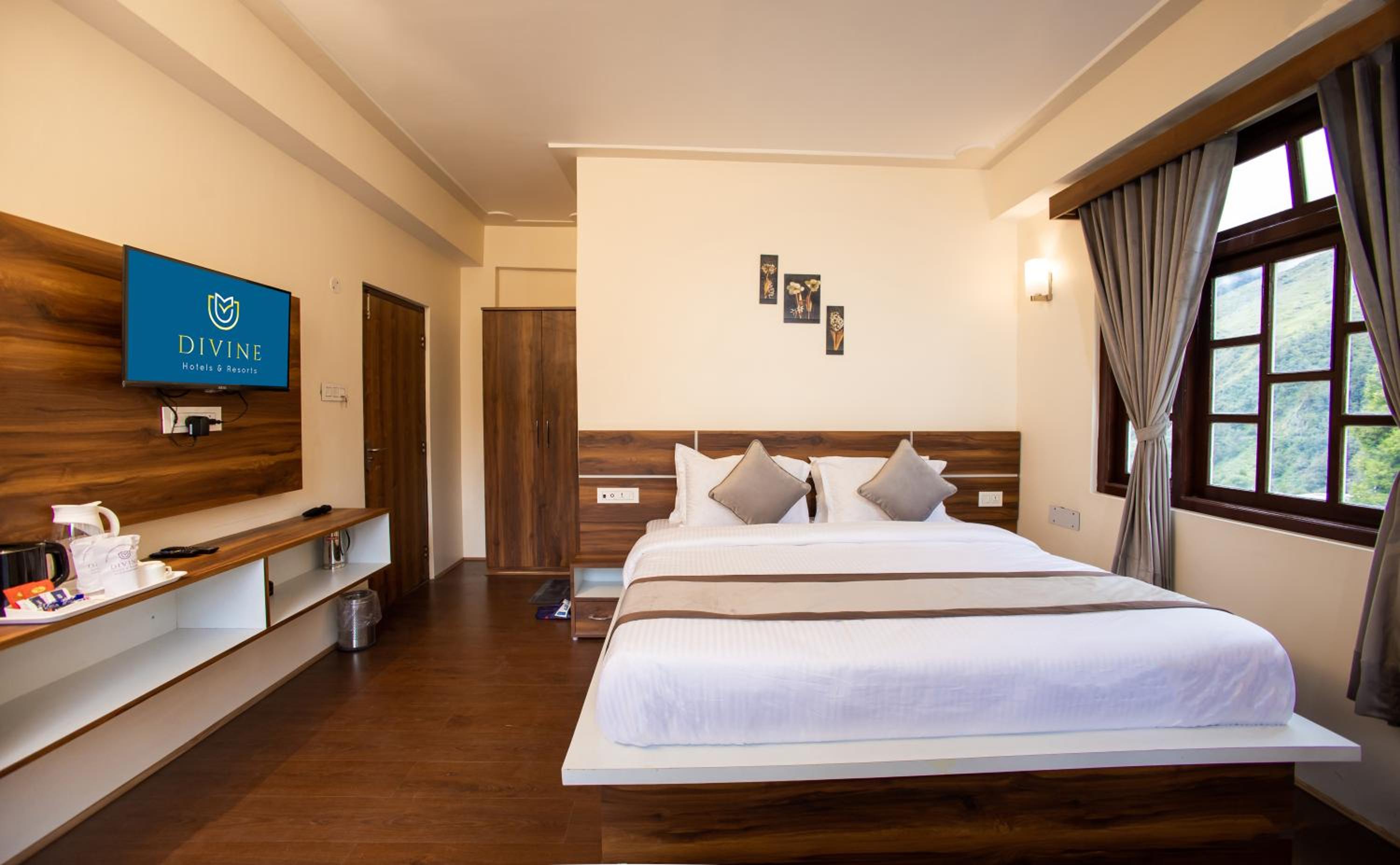 Junior Suite with Balcony