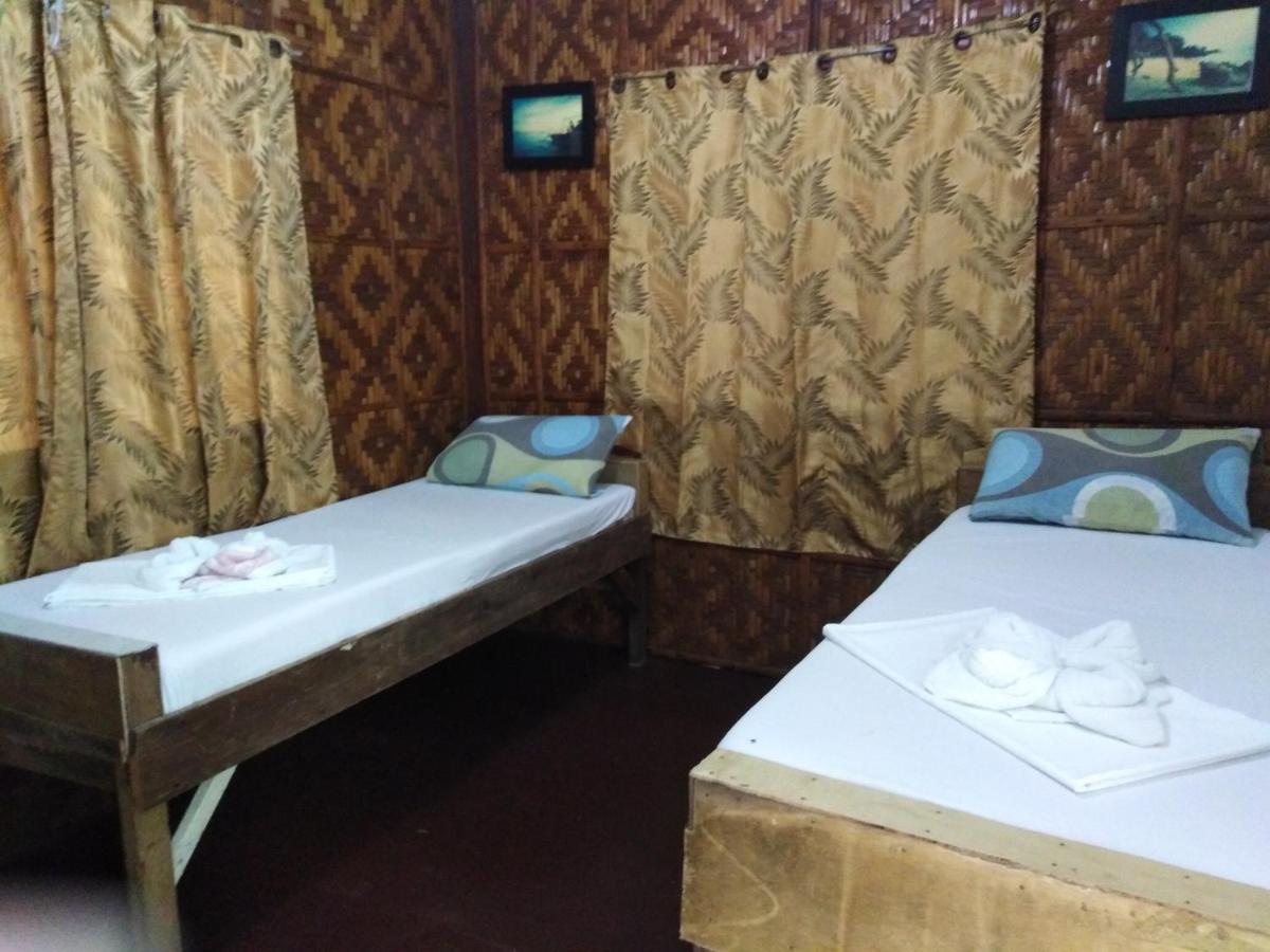 Twin Room with Shared Bathroom photo 1