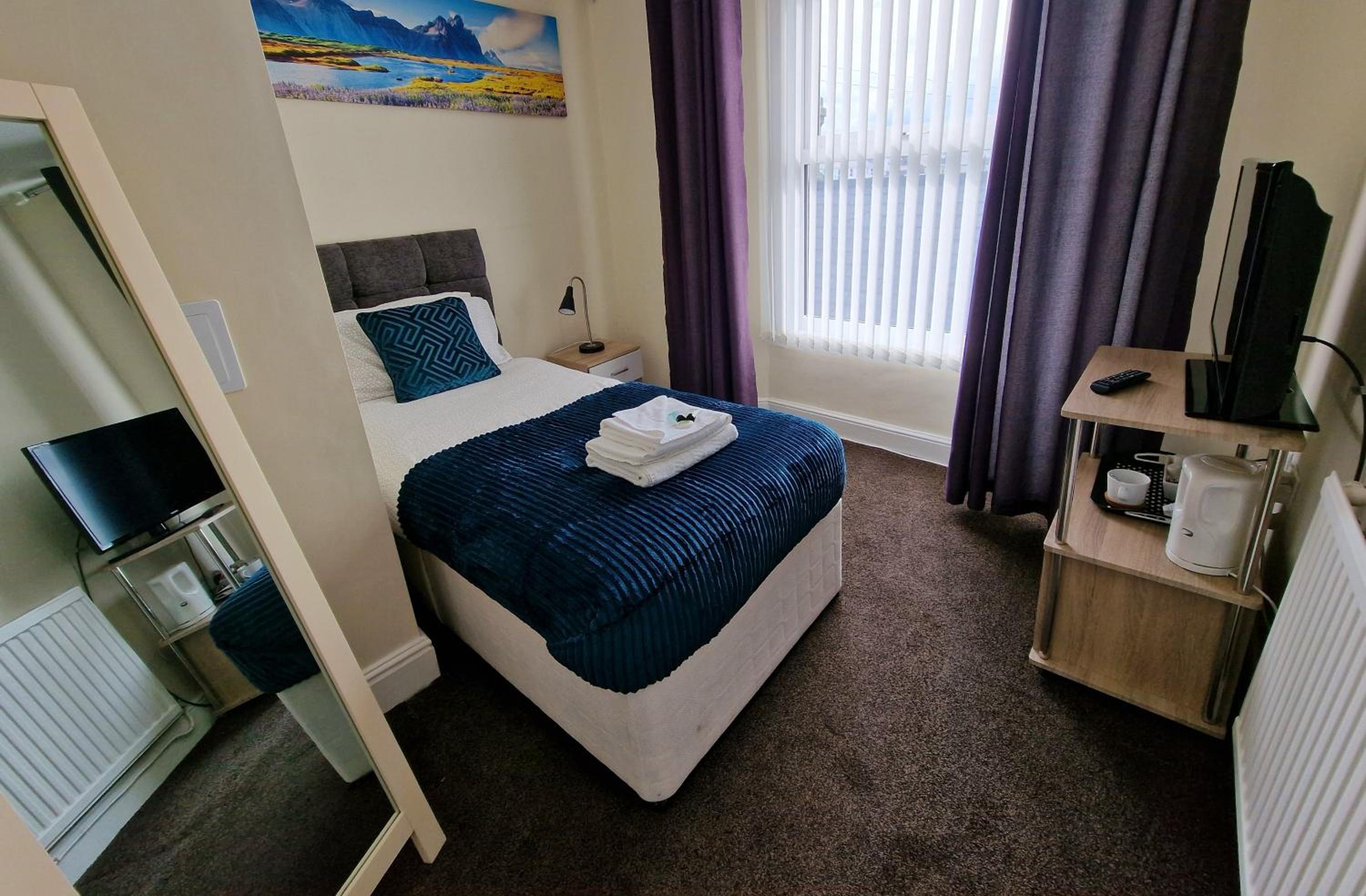 Single Room photo 2